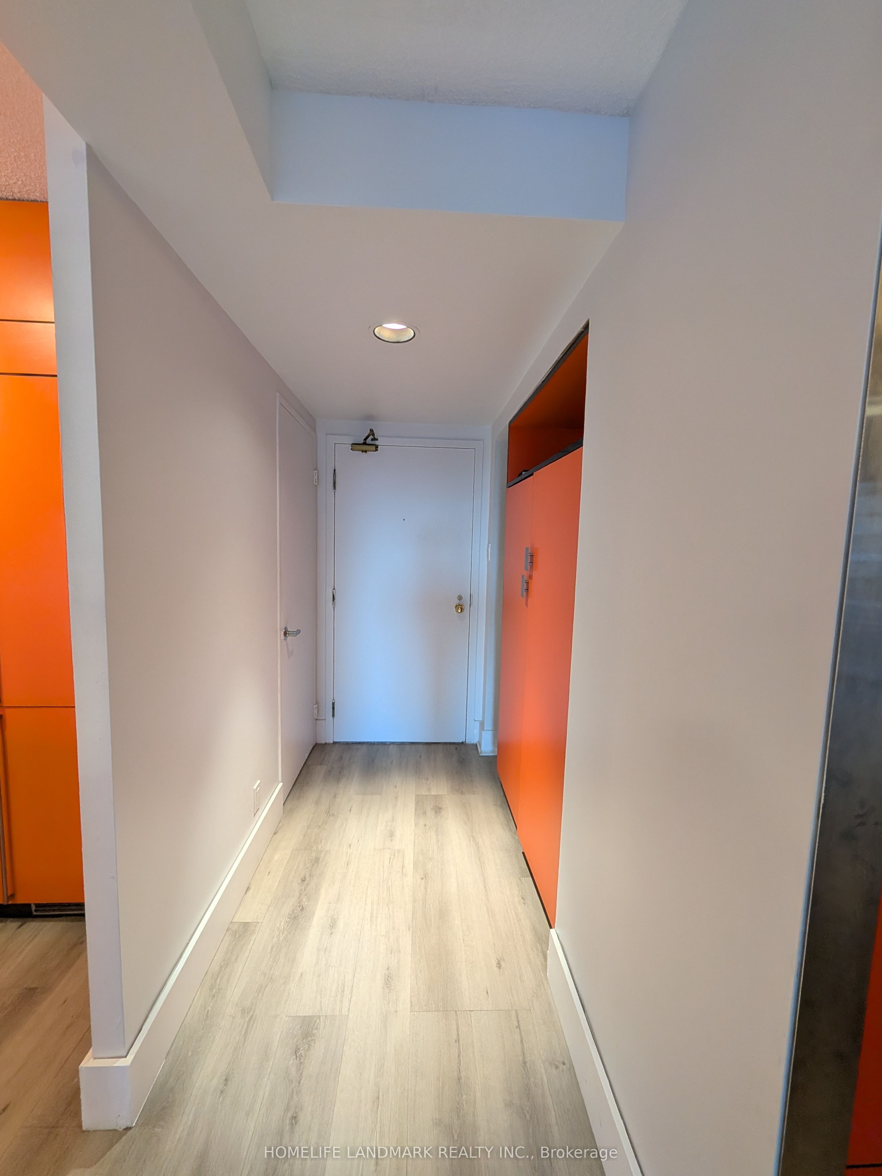 92 King Street E 805, Toronto, ON M5H 1H1 photo 2
