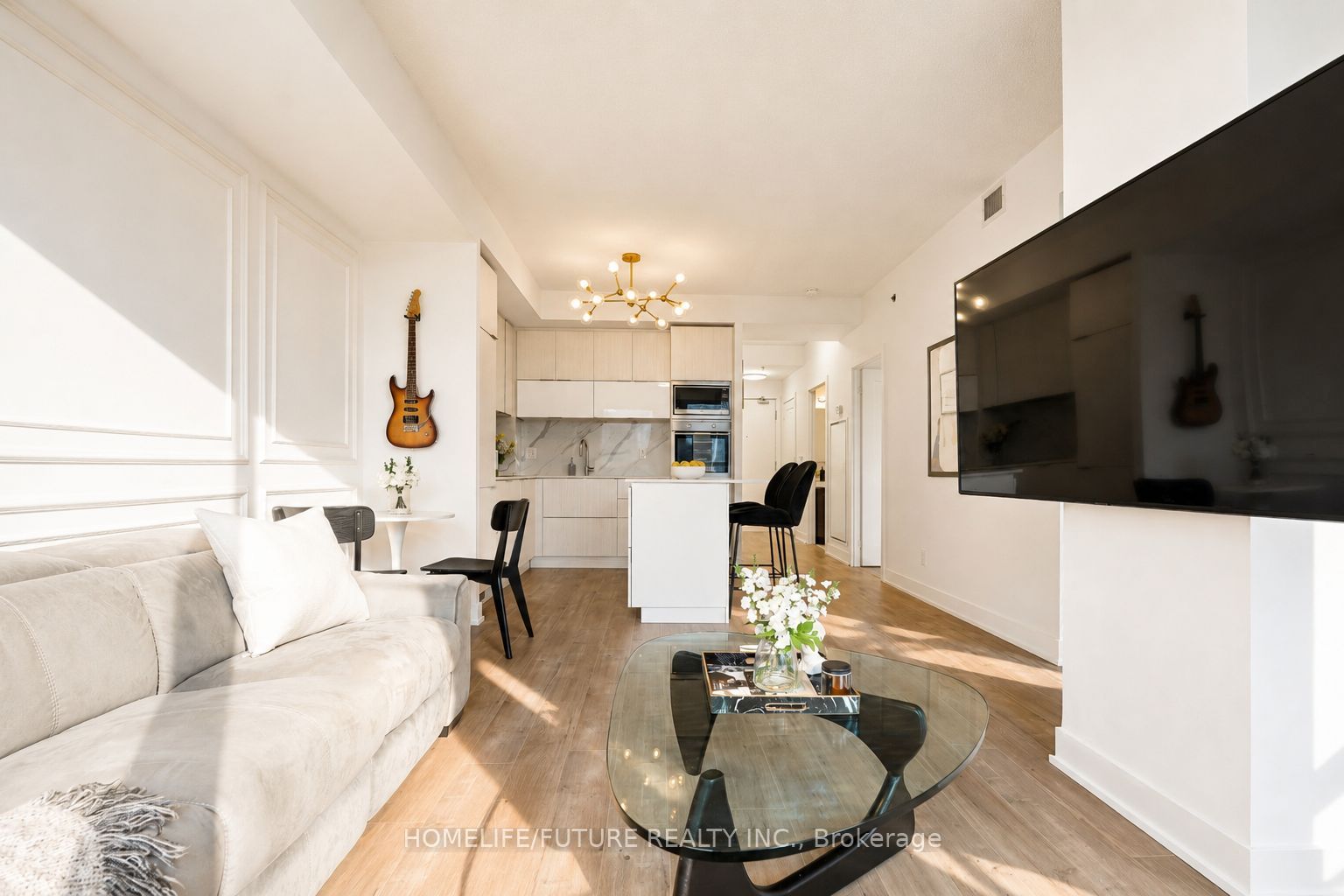 318 Richmond Street W 3805, Toronto, ON M5V 0B4 photo 2