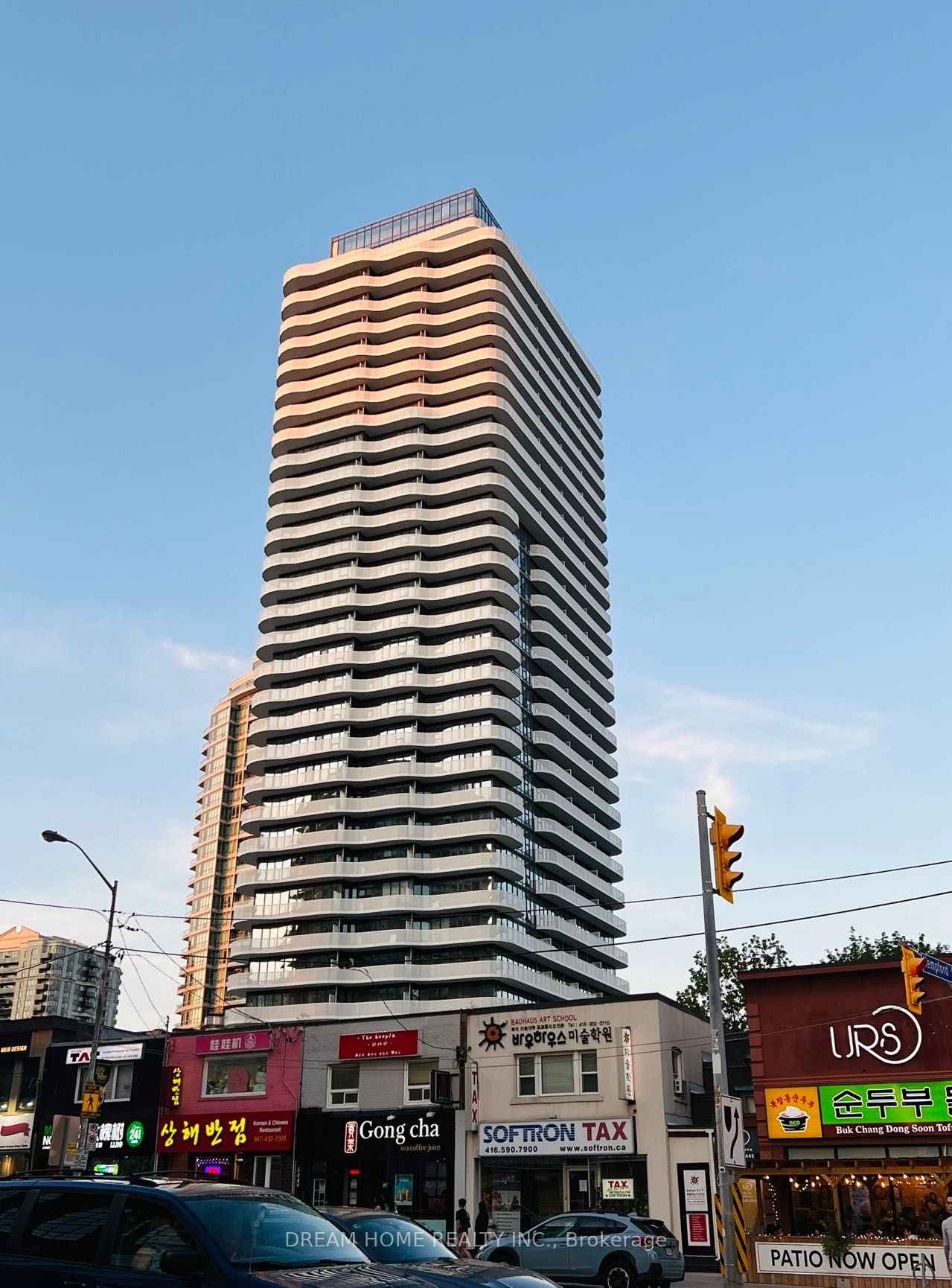15 Holmes Avenue 2102, Toronto, ON M2N 4L8