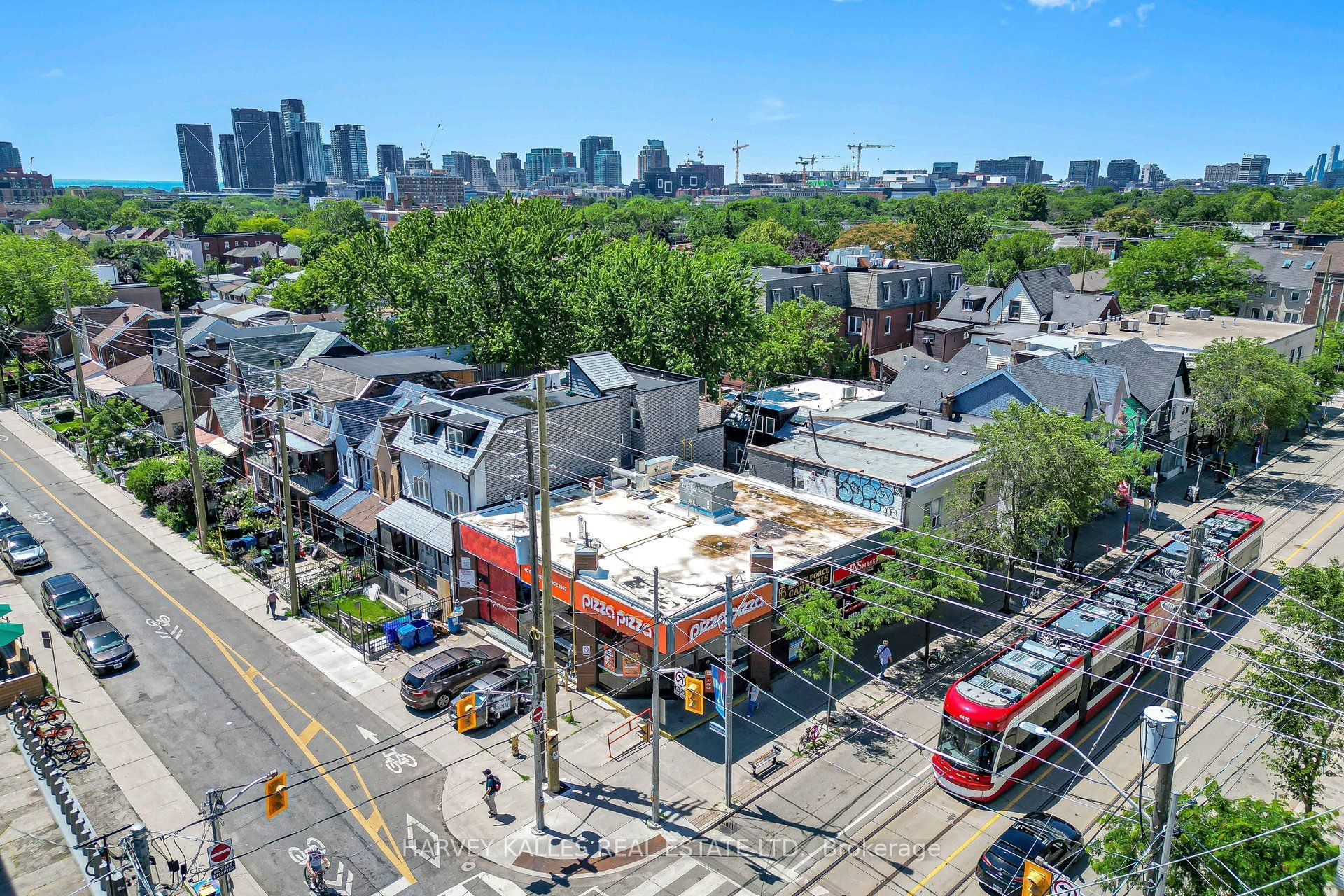 819 Dundas Street W, Toronto, ON M6J 1V4 photo 2