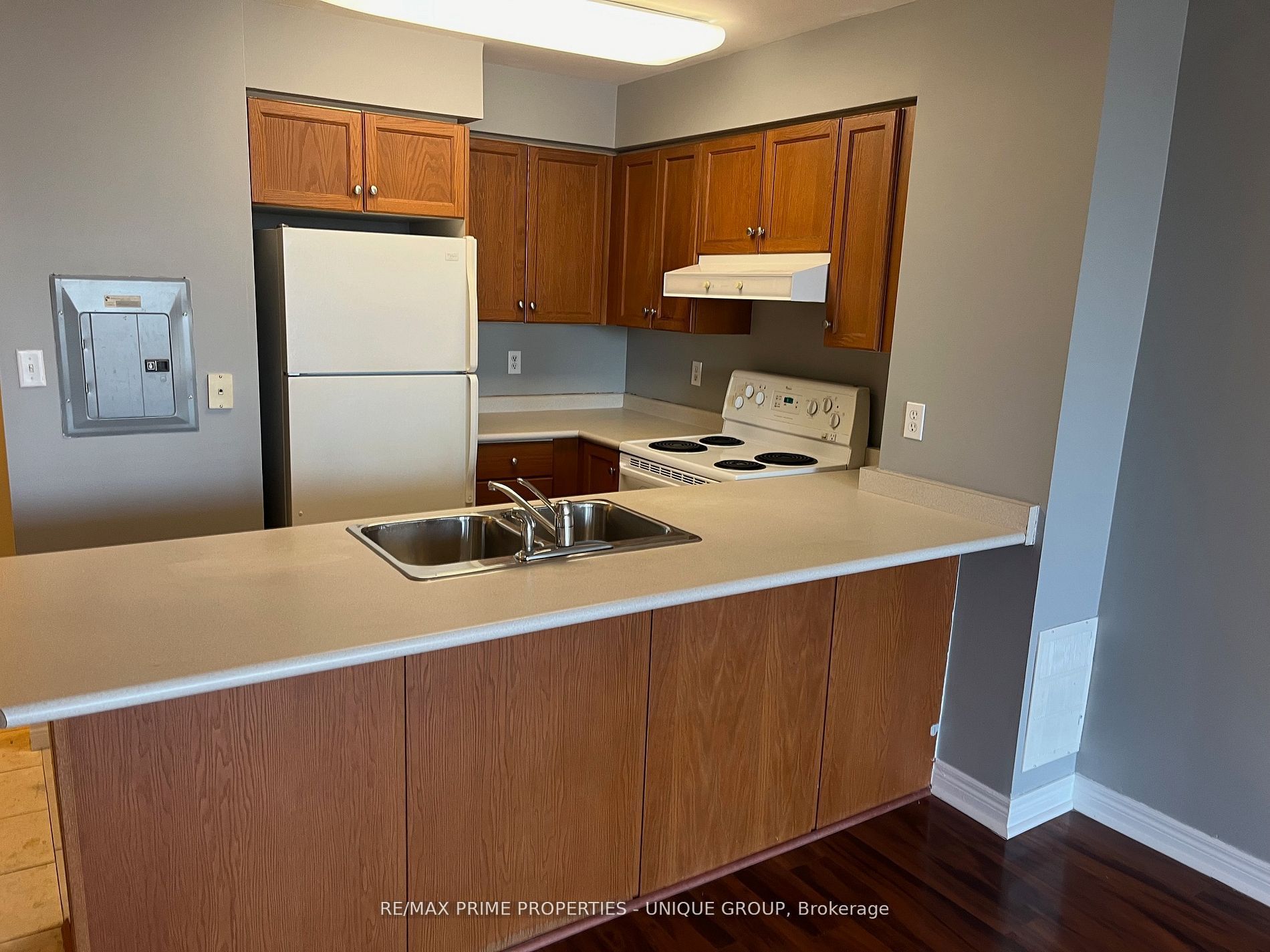 43 Eglinton Avenue E 1506, Toronto, ON M4P 1A5 photo 4