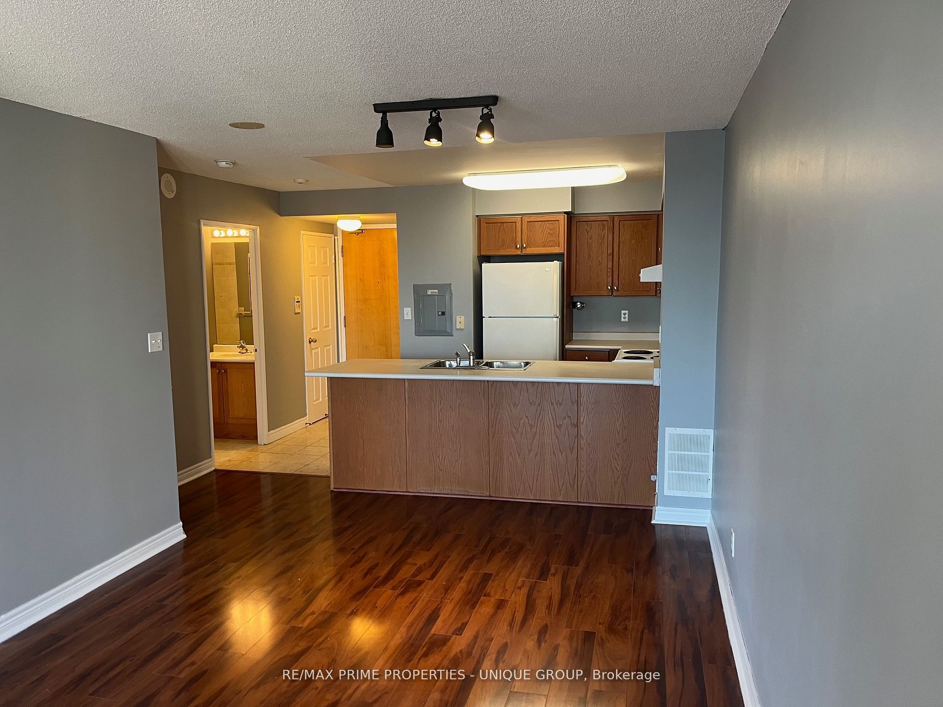 43 Eglinton Avenue E 1506, Toronto, ON M4P 1A5 photo 5