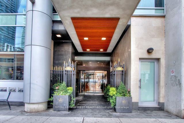 375 King Street W Lph3403, Toronto, ON M5V 1K1 photo 2