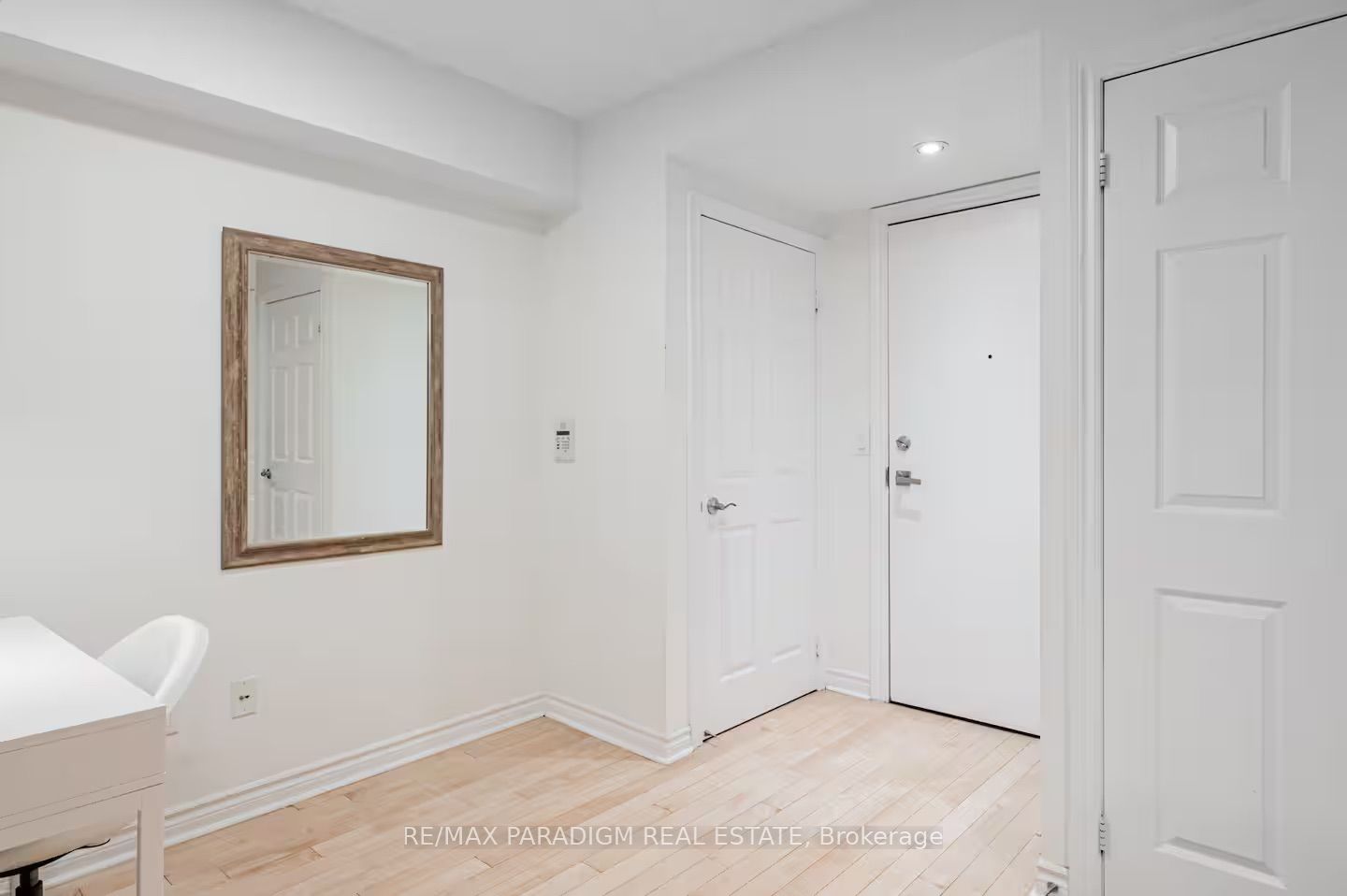 250 Wellington Street W 228, Toronto, ON M5V 3P6 photo 2