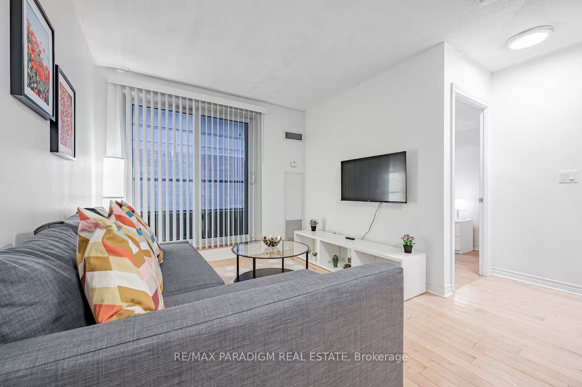 250 Wellington Street W 228, Toronto, ON M5V 3P6 photo 4