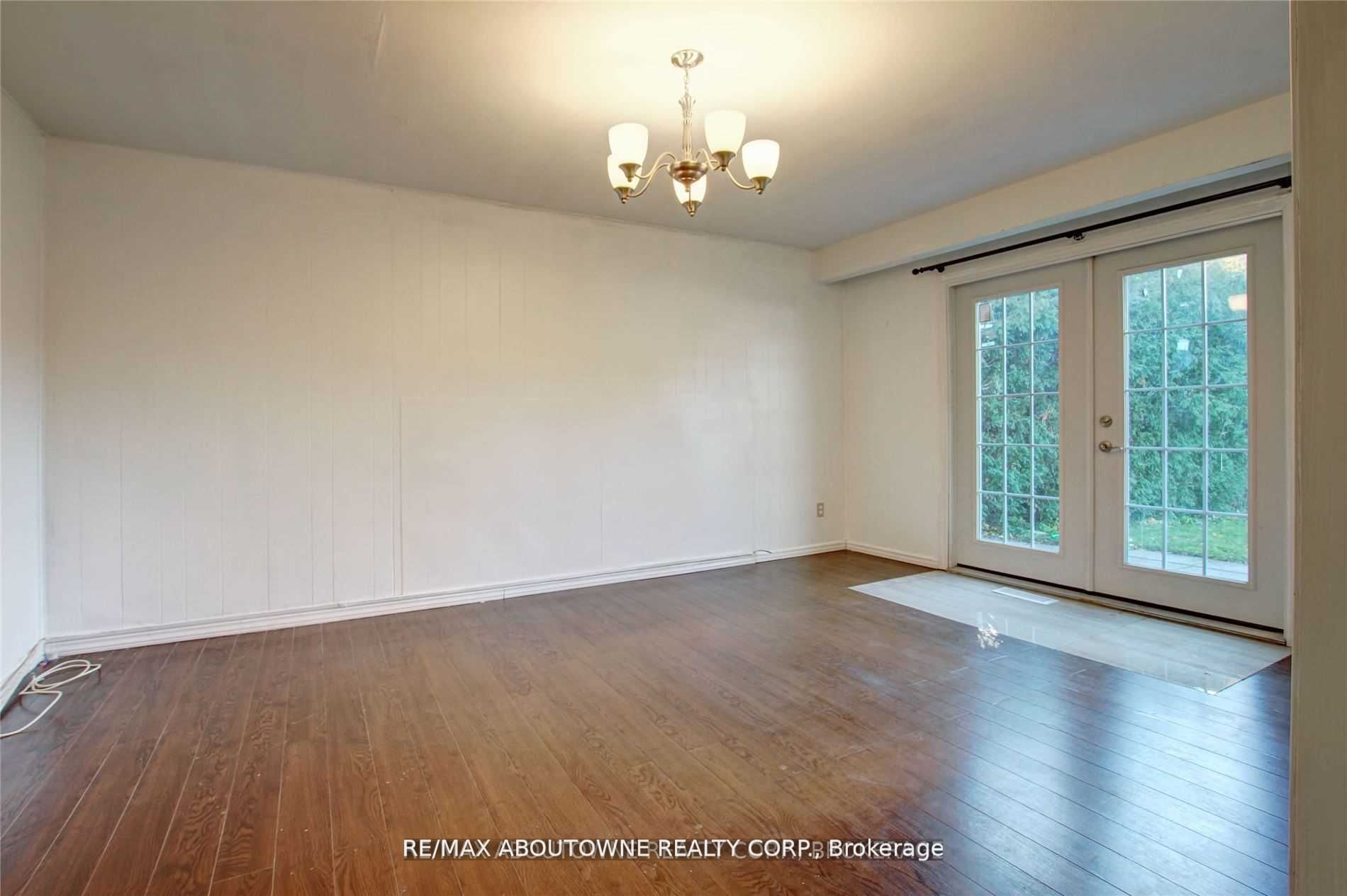 14 Angus Drive Lower, Toronto, ON M2J 2X1 photo 5
