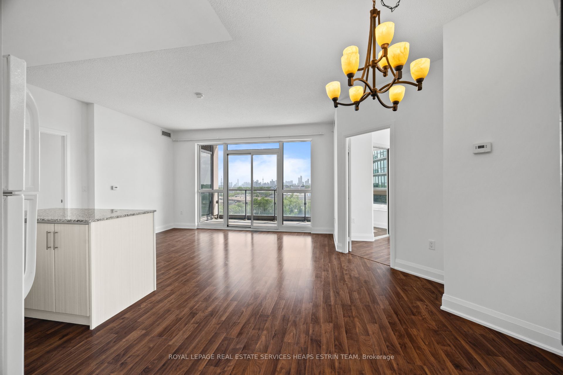 160 Vanderhoof Avenue 913, Toronto, ON M4G 4K3 photo 2
