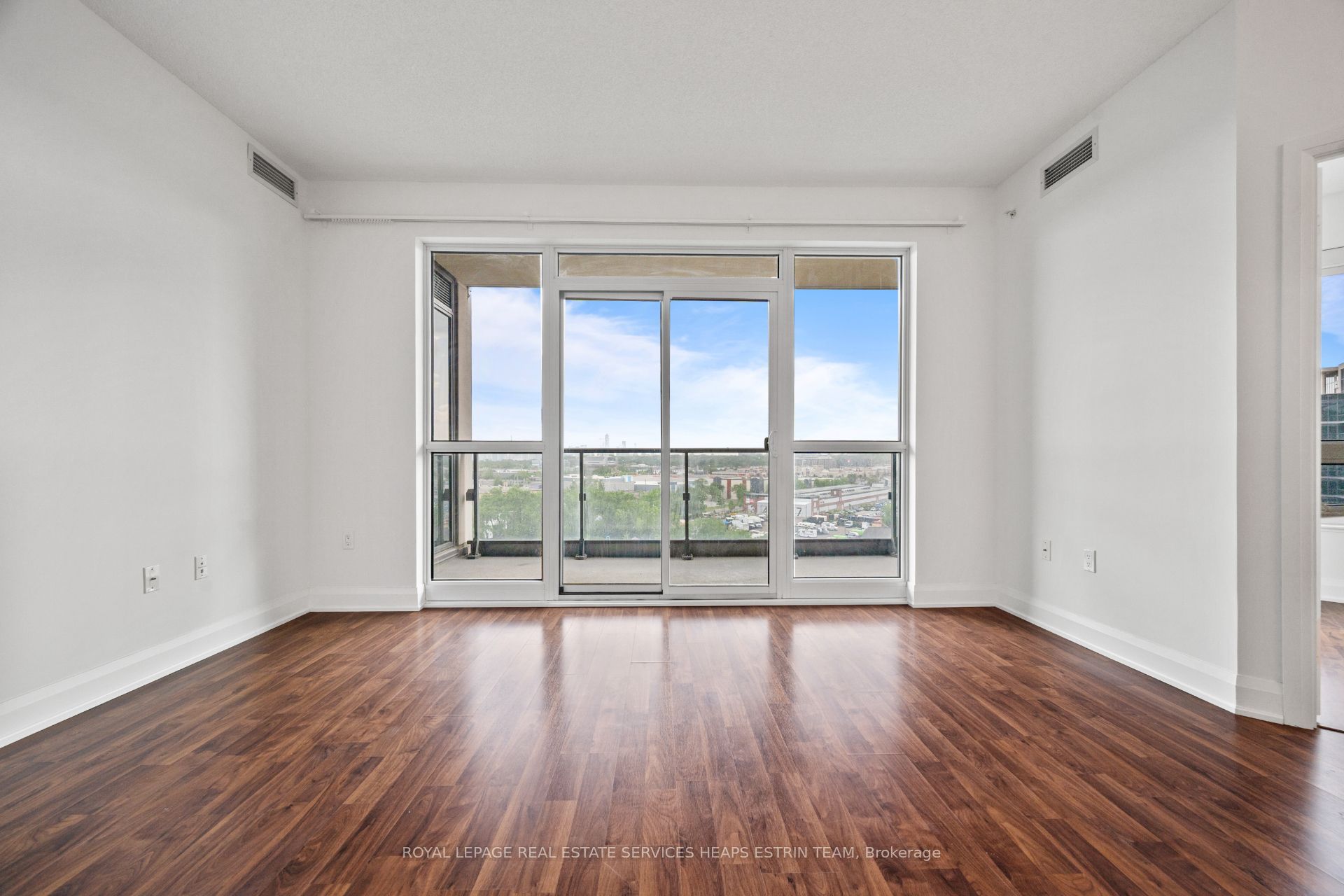 160 Vanderhoof Avenue 913, Toronto, ON M4G 4K3 photo 4