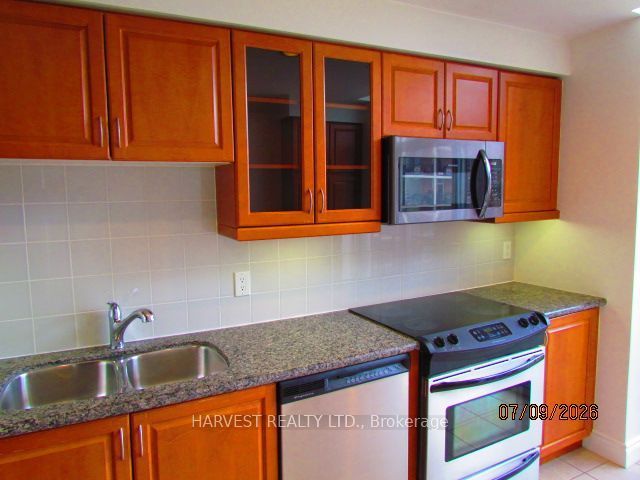 1101 Leslie Street 1106, Toronto, ON M3C 4G3 photo 5