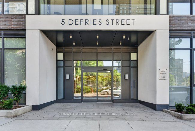 5 Defries Street 1120, Toronto, ON M5A 0W7 photo 2