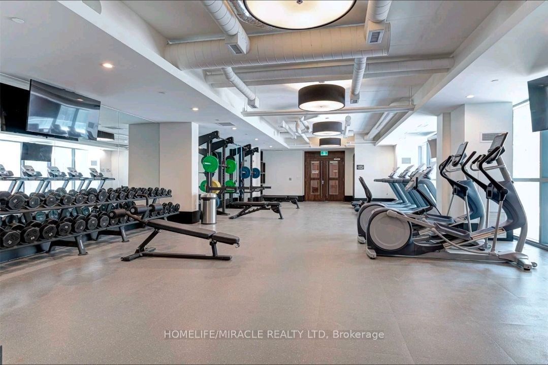 38 Ianuzzi Street 644, Toronto, ON M5V 0S2 photo 5