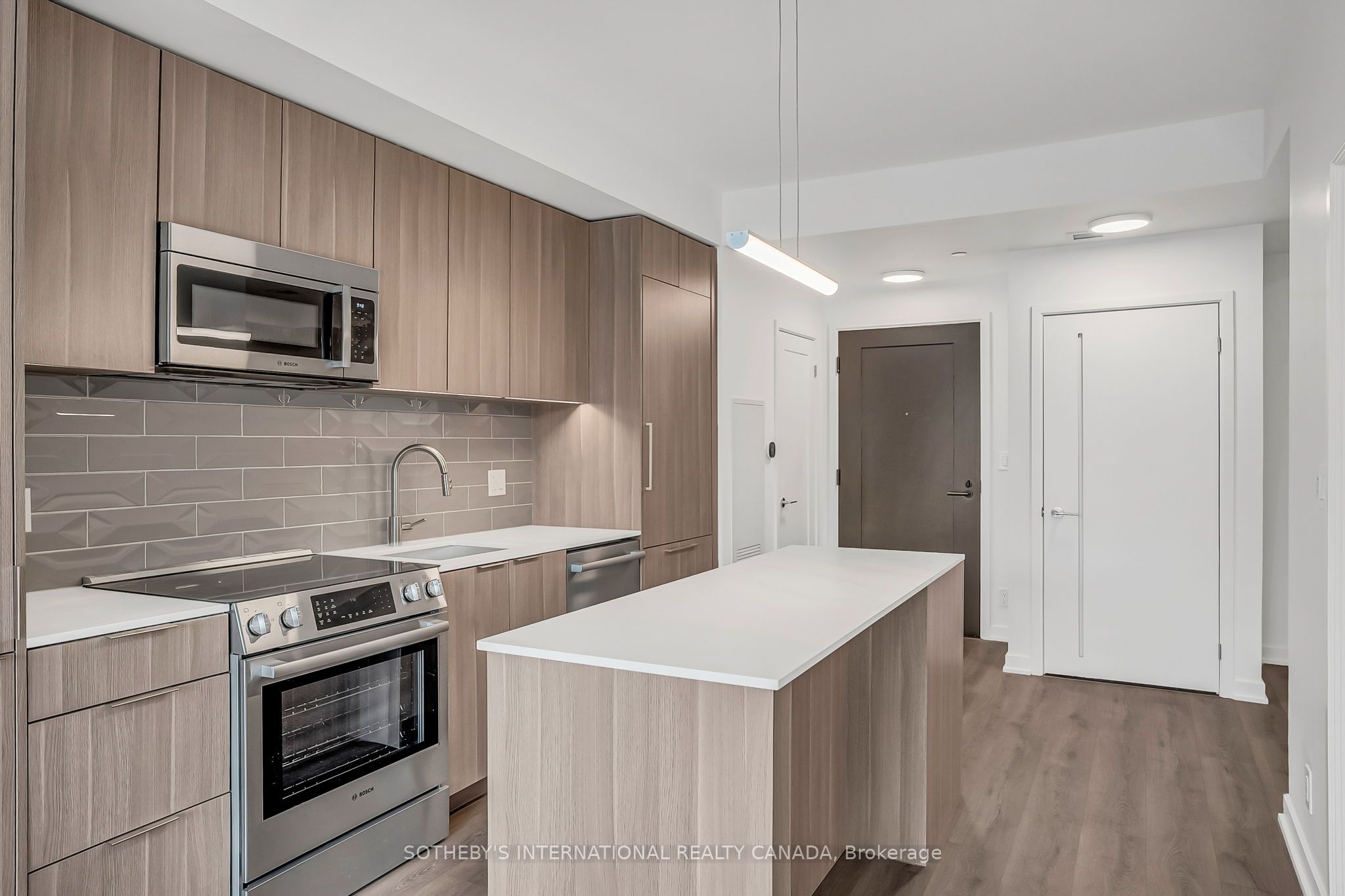 88 Bathurst Street 1107, Toronto, ON M5V 0W8 photo 4
