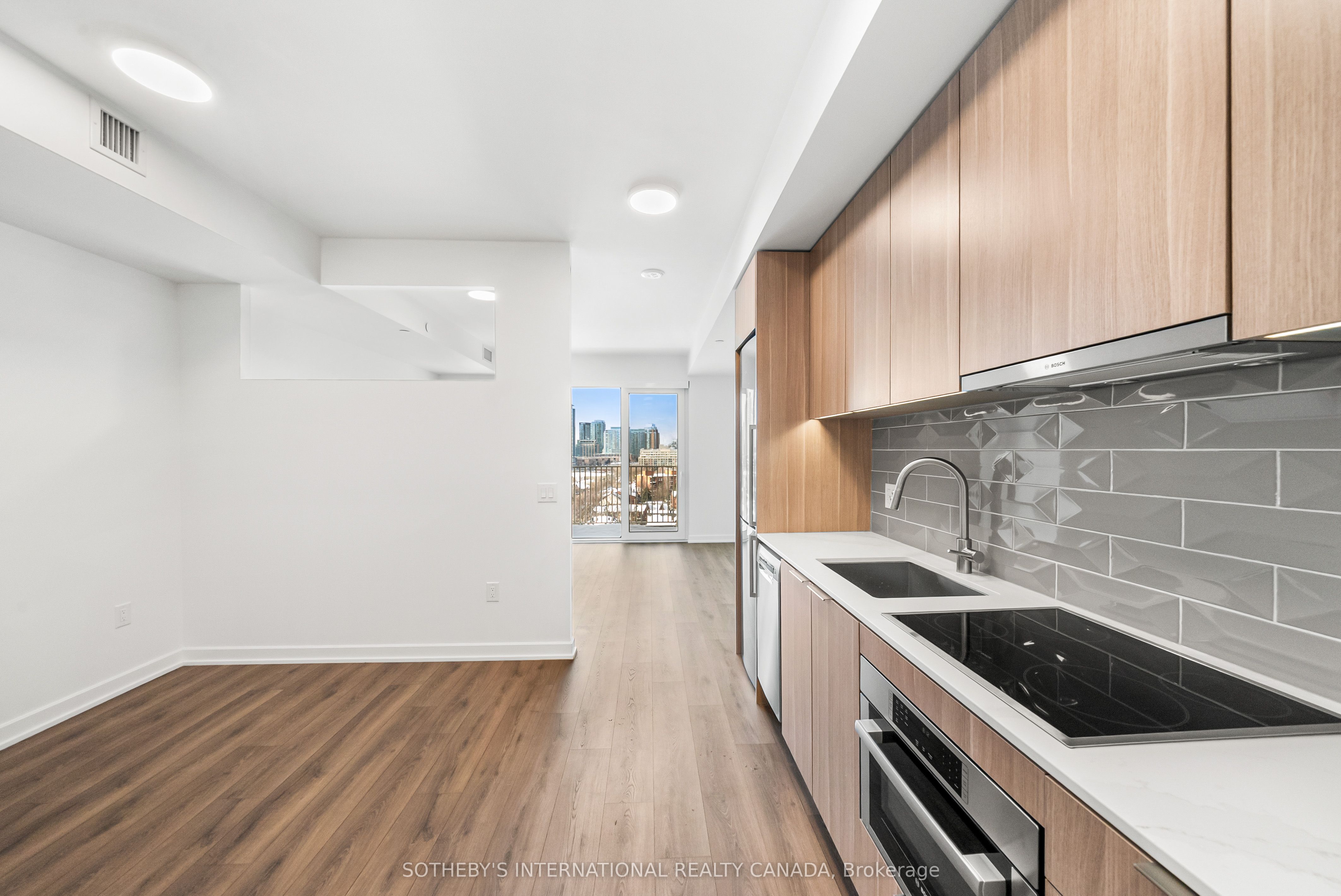 88 Bathurst Street 1113, Toronto, ON M5V 0W8
