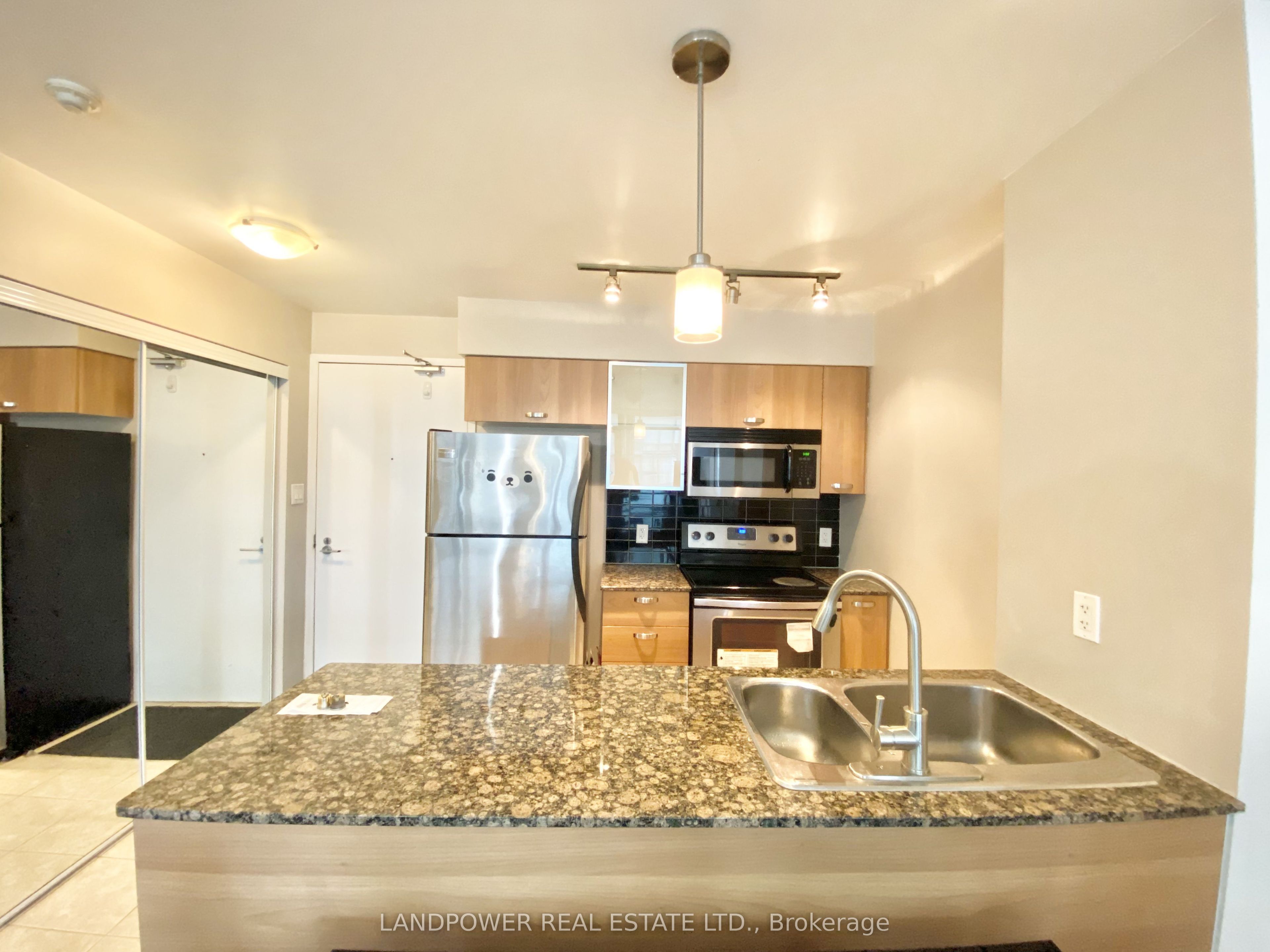 37 Grosvenor Street 2409, Toronto, ON M4Y 3G5 photo 4