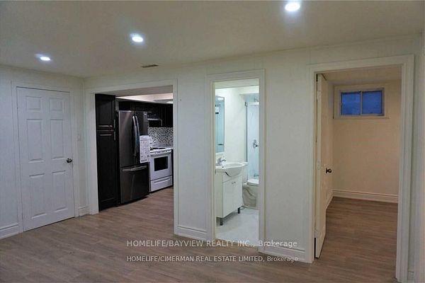 22 OTONABEE Avenue LOWER #B, Toronto, ON M2M 2S3 photo 4