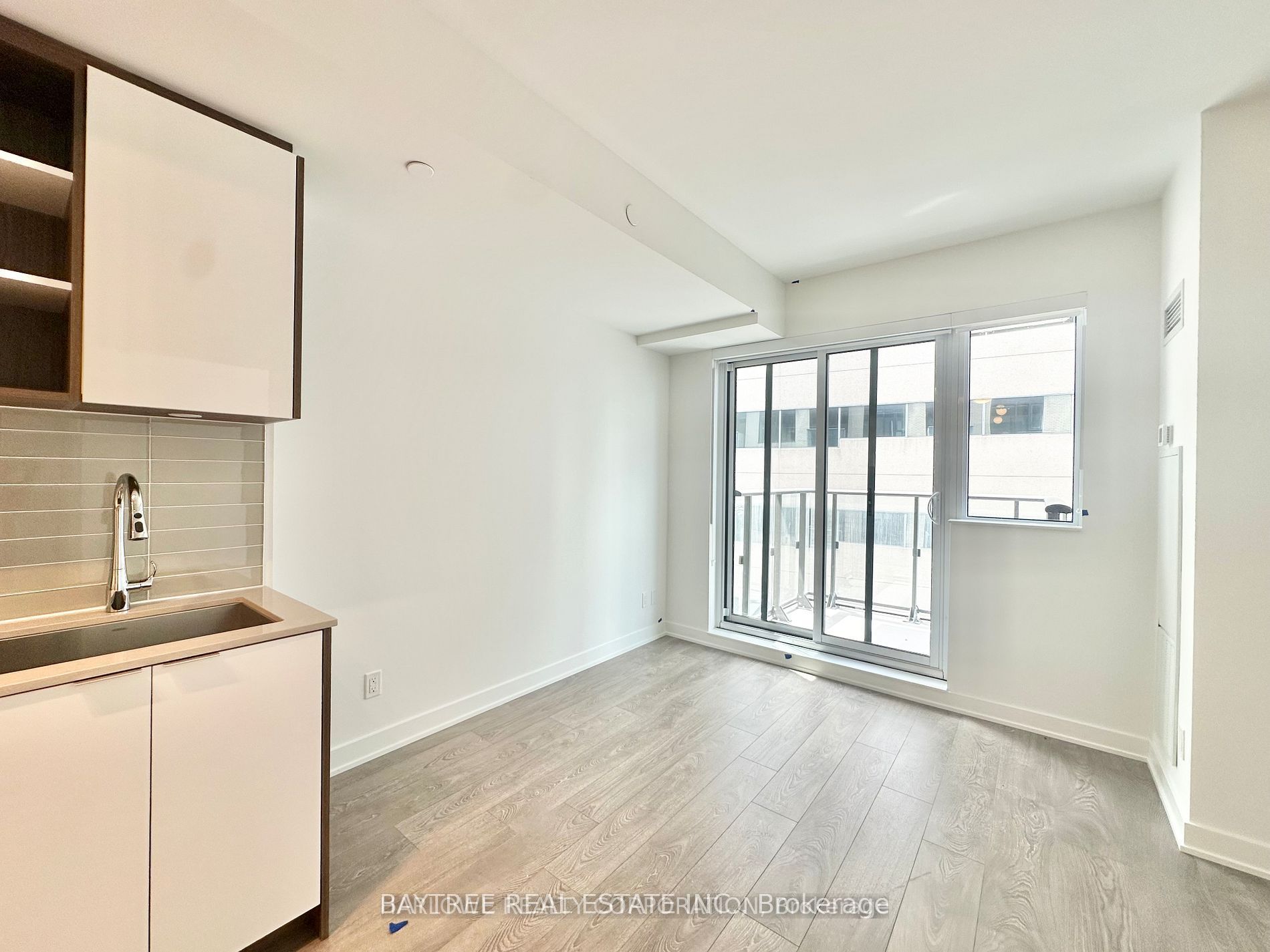 543 Richmond Street W 1030, Toronto, ON M5V 0W9 photo 3