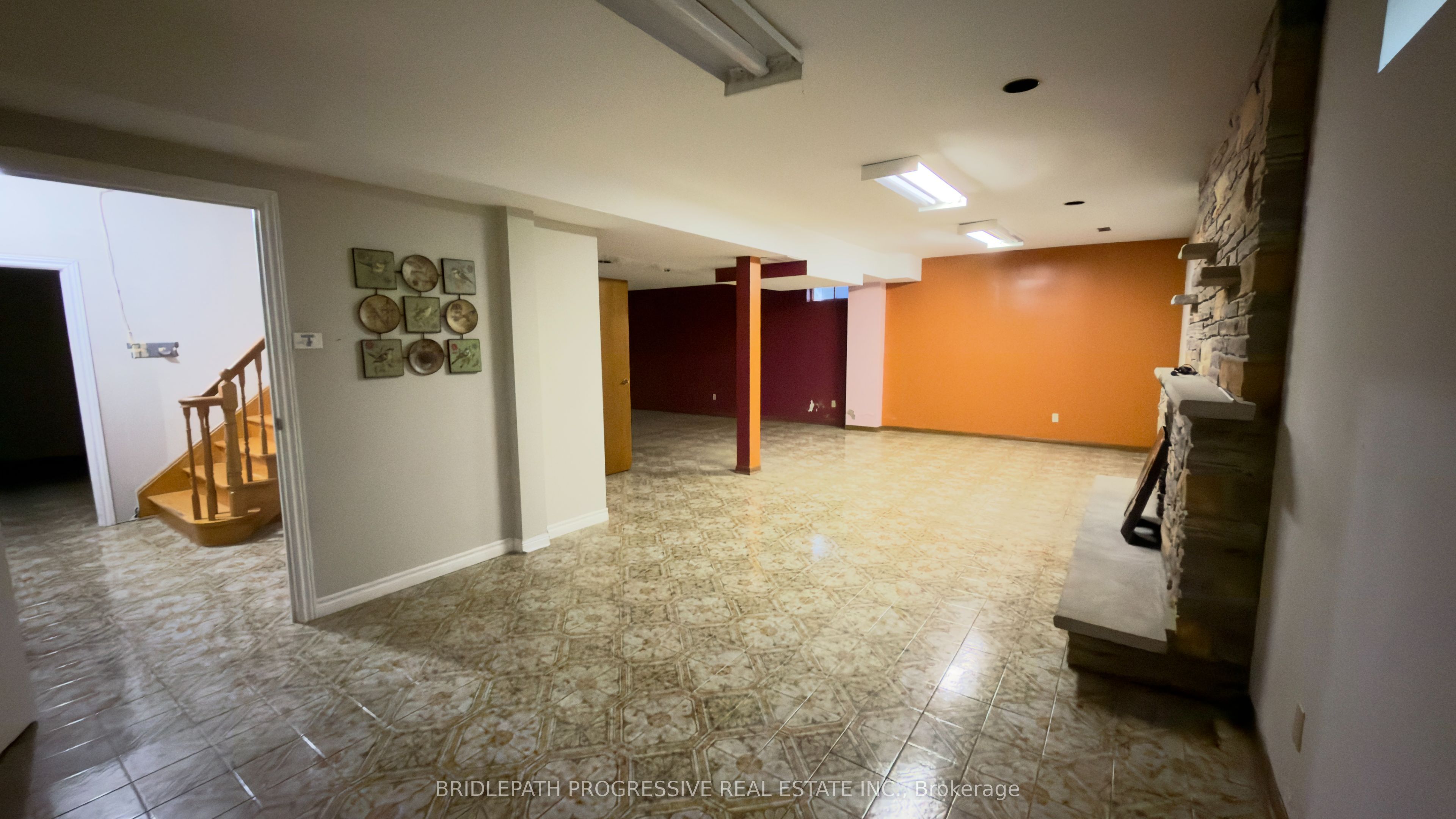 589 Sheppard Avenue E, Toronto, ON M2K 1B4 photo 2