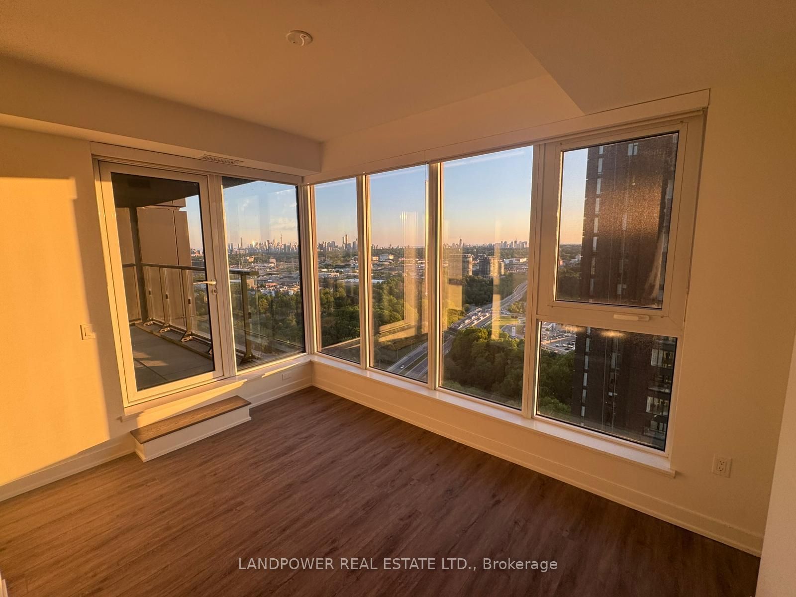 5 Quarrington Lane 3001, Toronto, ON M3C 0S5 photo 2