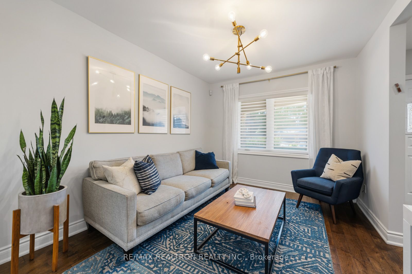 4 Normanna Avenue, Toronto, ON M6C 1H2 photo 4