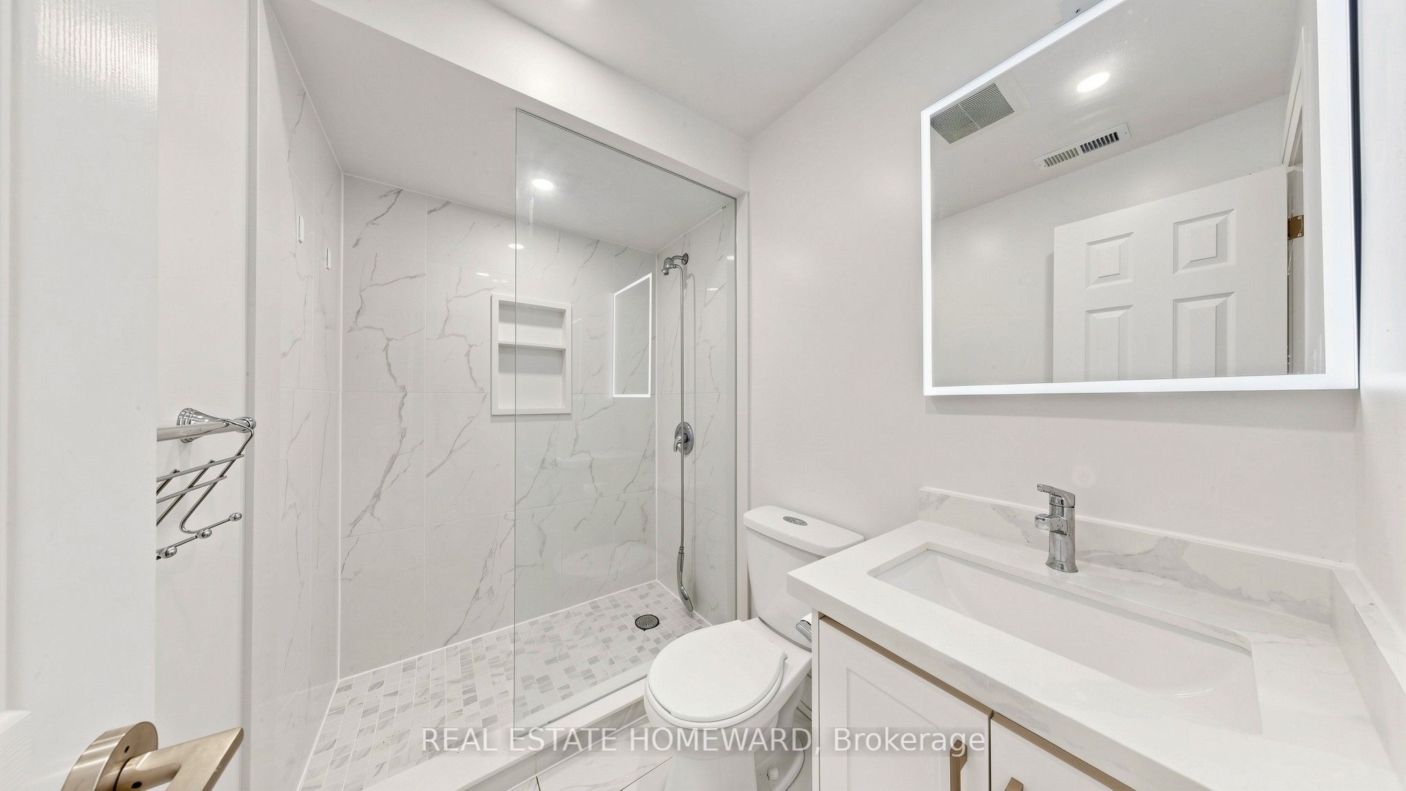 124 Kendal Avenue 2, Toronto, ON M5R 1L9 photo 4