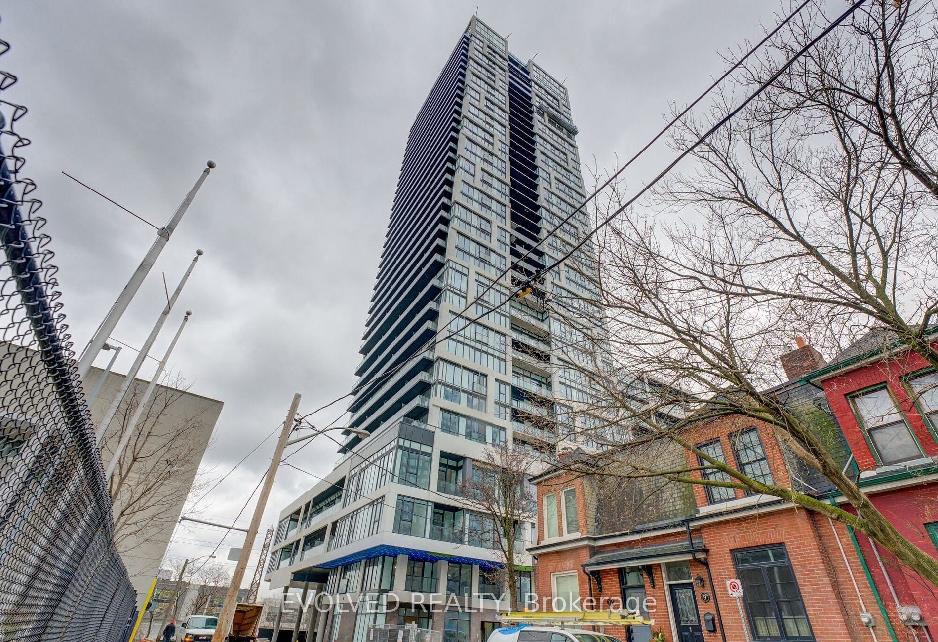 5 Defries Street 906, Toronto, ON M5A 0W7