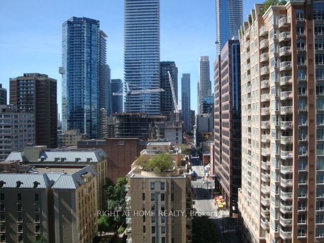28 Ted Rogers Way 1506, Toronto, ON M4Y 2J4 photo 2