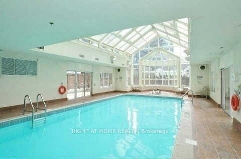 28 Ted Rogers Way 1506, Toronto, ON M4Y 2J4 photo 3