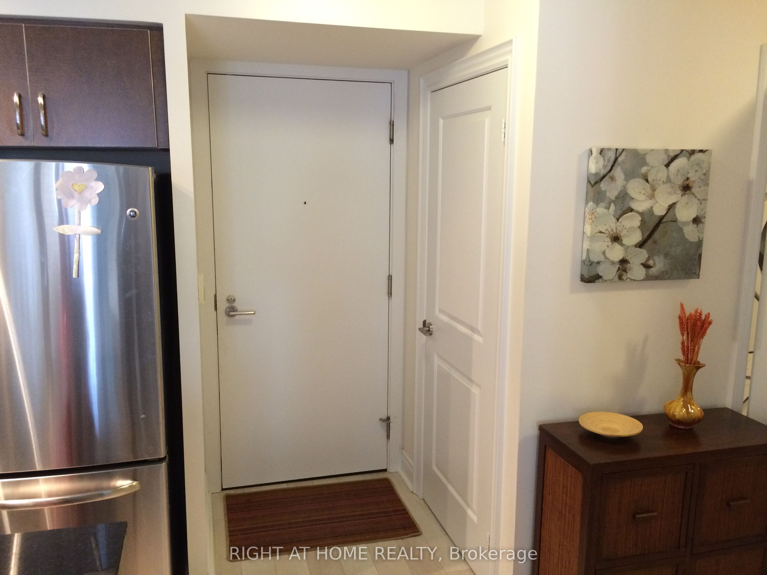28 Ted Rogers Way 1506, Toronto, ON M4Y 2J4 photo 5