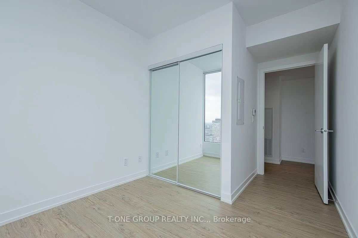 85 Wood Street 3003, Toronto, ON M4Y 0E8 photo 3