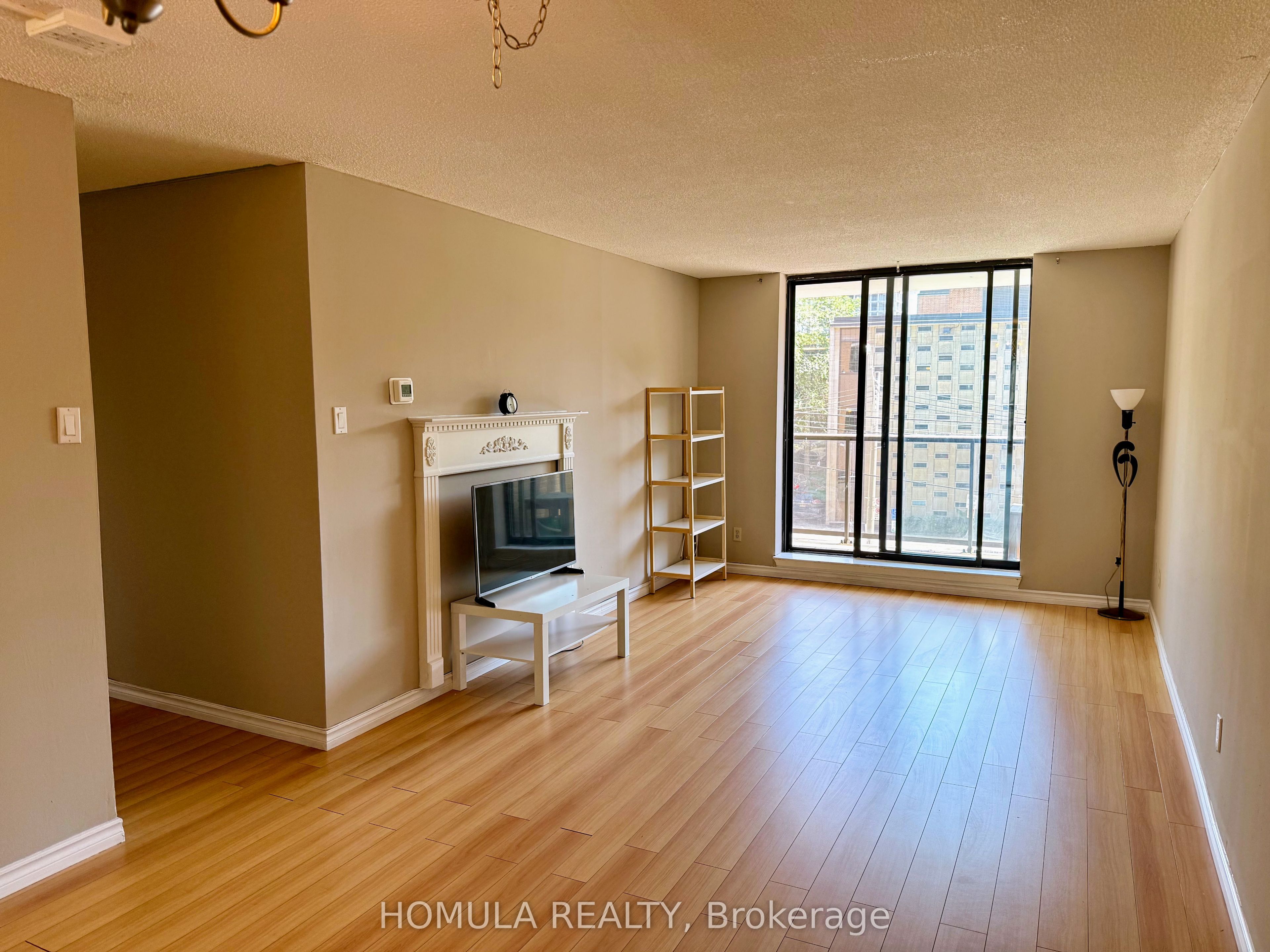 250 Jarvis Street 303, Toronto, ON M5B 2L2 photo 3