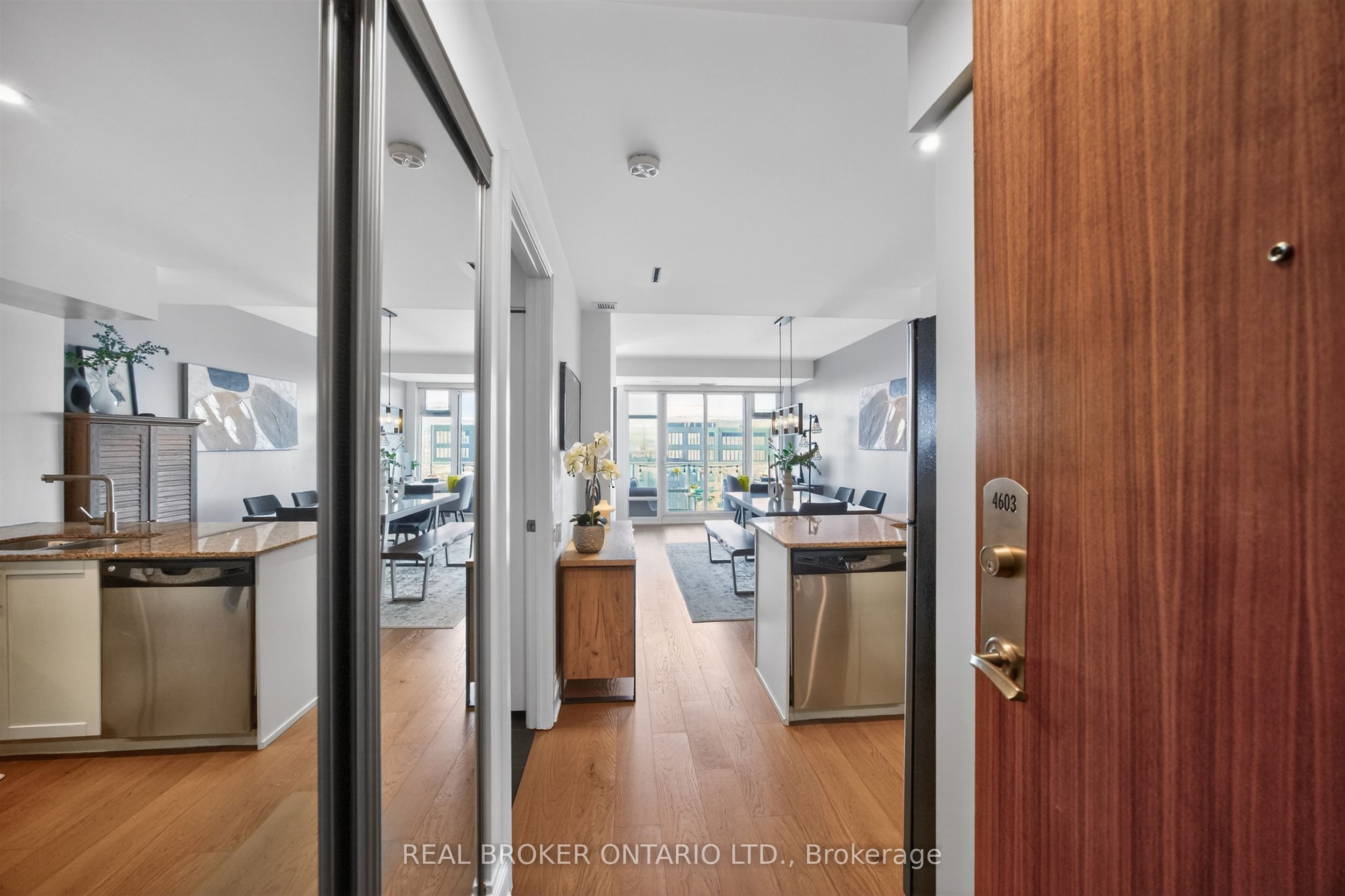 2191 Yonge Street 4603, Toronto, ON M4S 3H8 photo 3