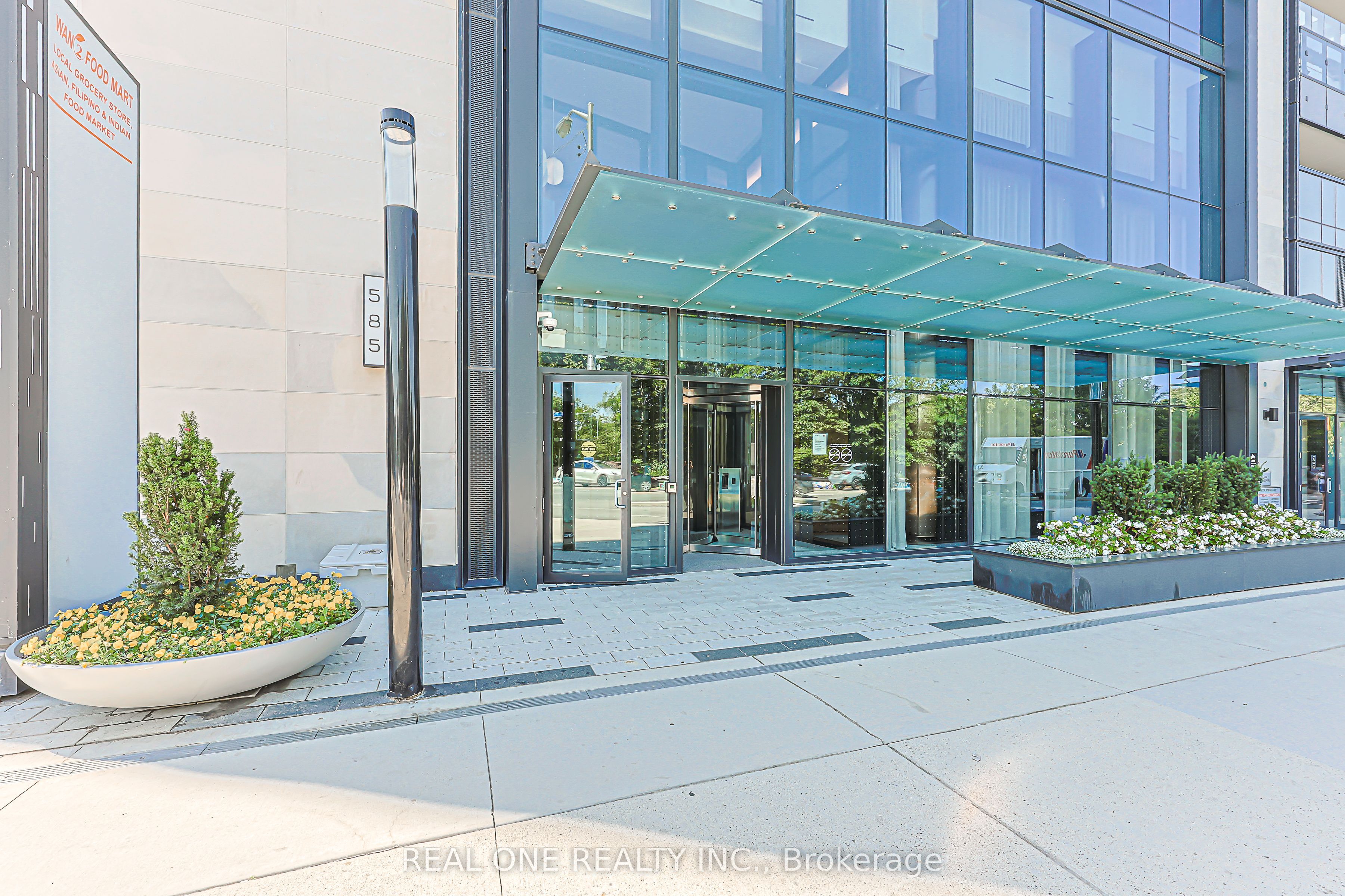 585 Bloor St East Street 821, Toronto, ON M4W 0B3 photo 4
