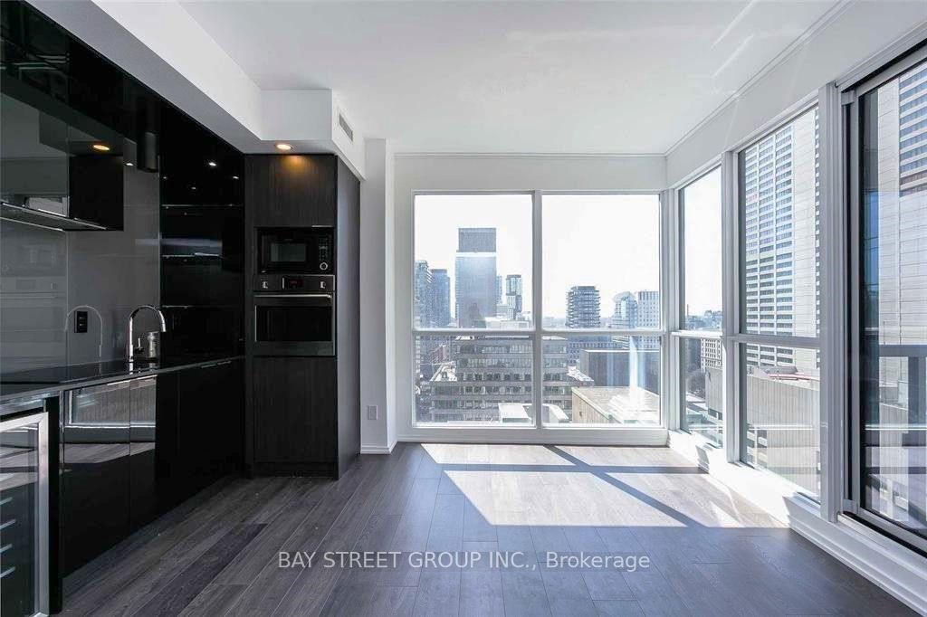 70 Temperance Street 1515, Toronto, ON M5H 4E8 photo 4