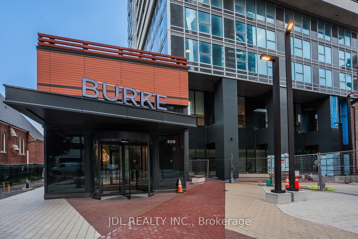 609 Sherbourne Street 3709, Toronto, ON M4X 0A4 photo 2
