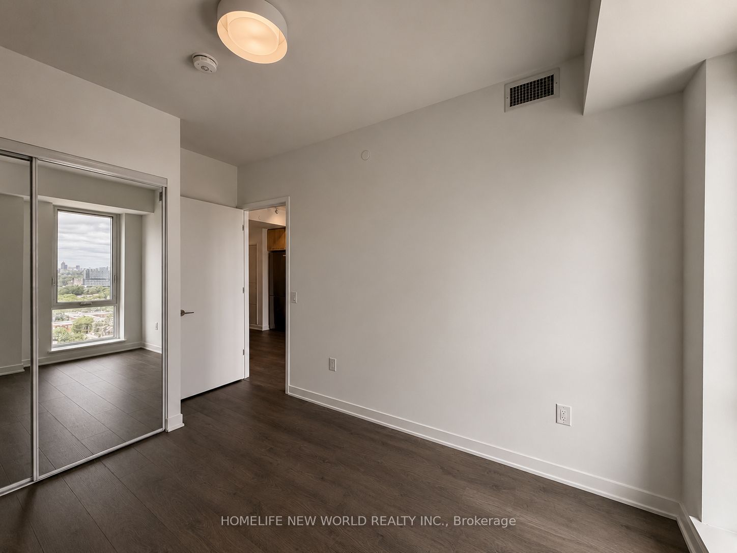 10 Oak Street 1402, Toronto, ON M5A 0Z1 photo 3