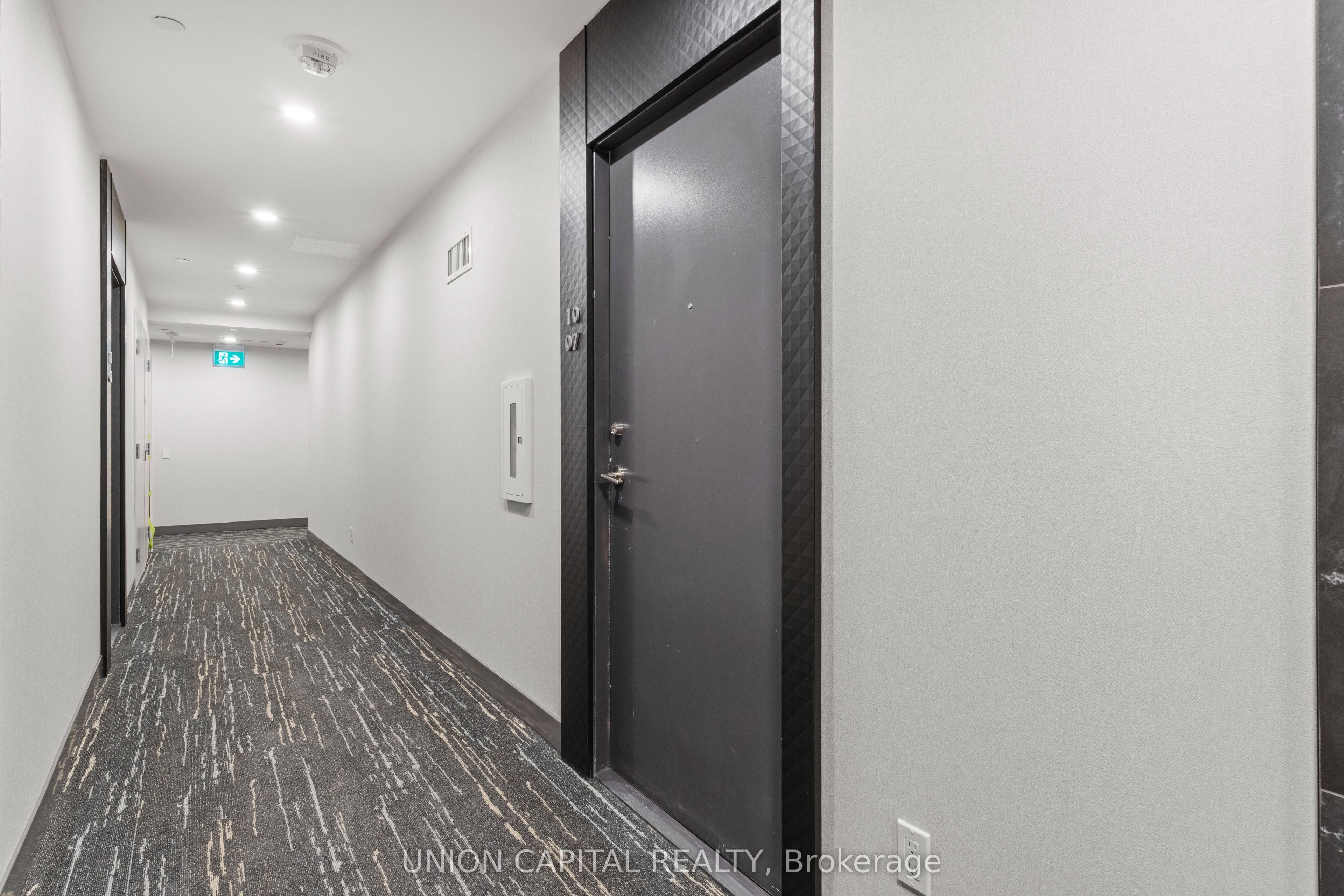 8 Wellesley Street W 1007, Toronto, ON M4Y 0J5 photo 2