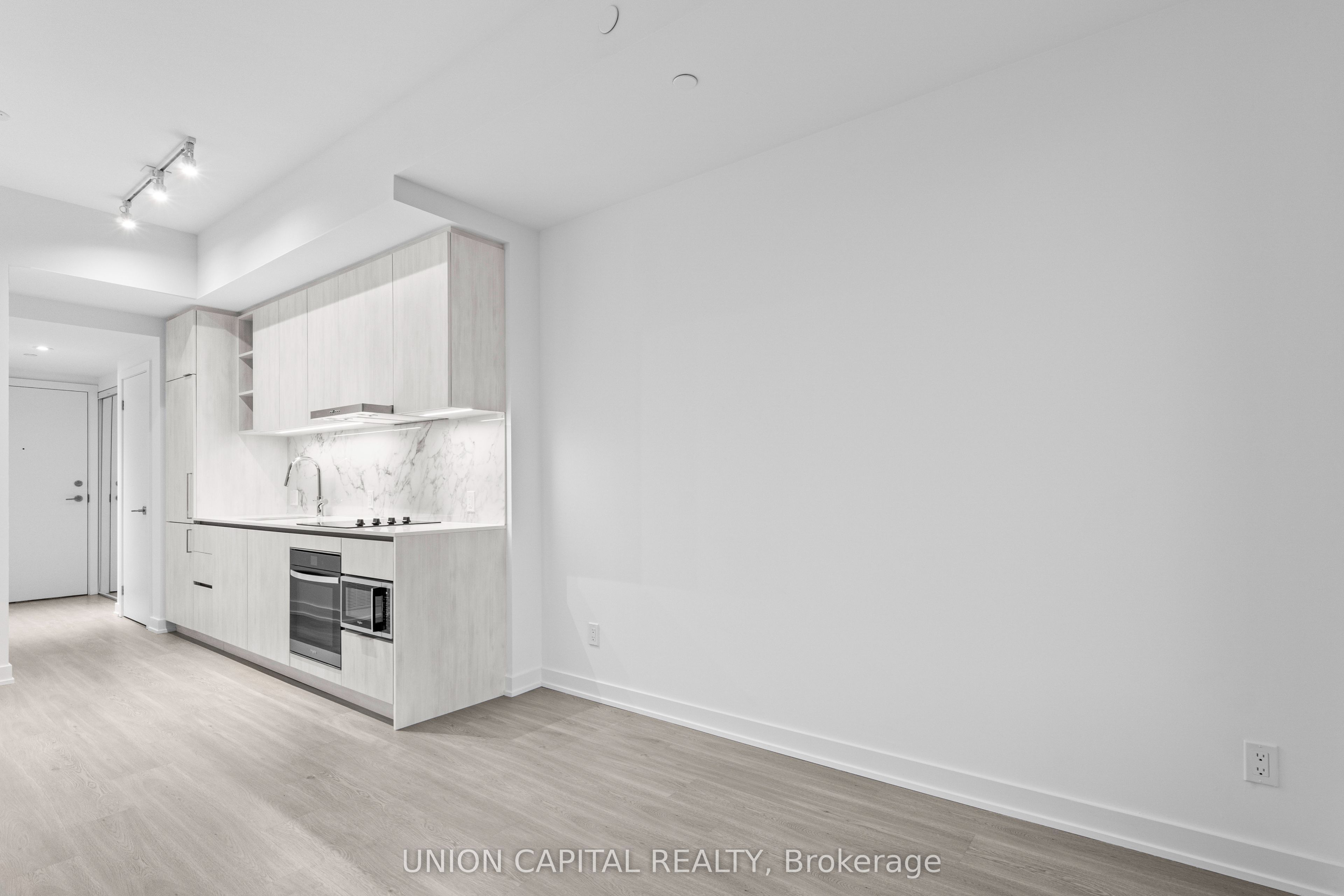 8 Wellesley Street W 1007, Toronto, ON M4Y 0J5 photo 5