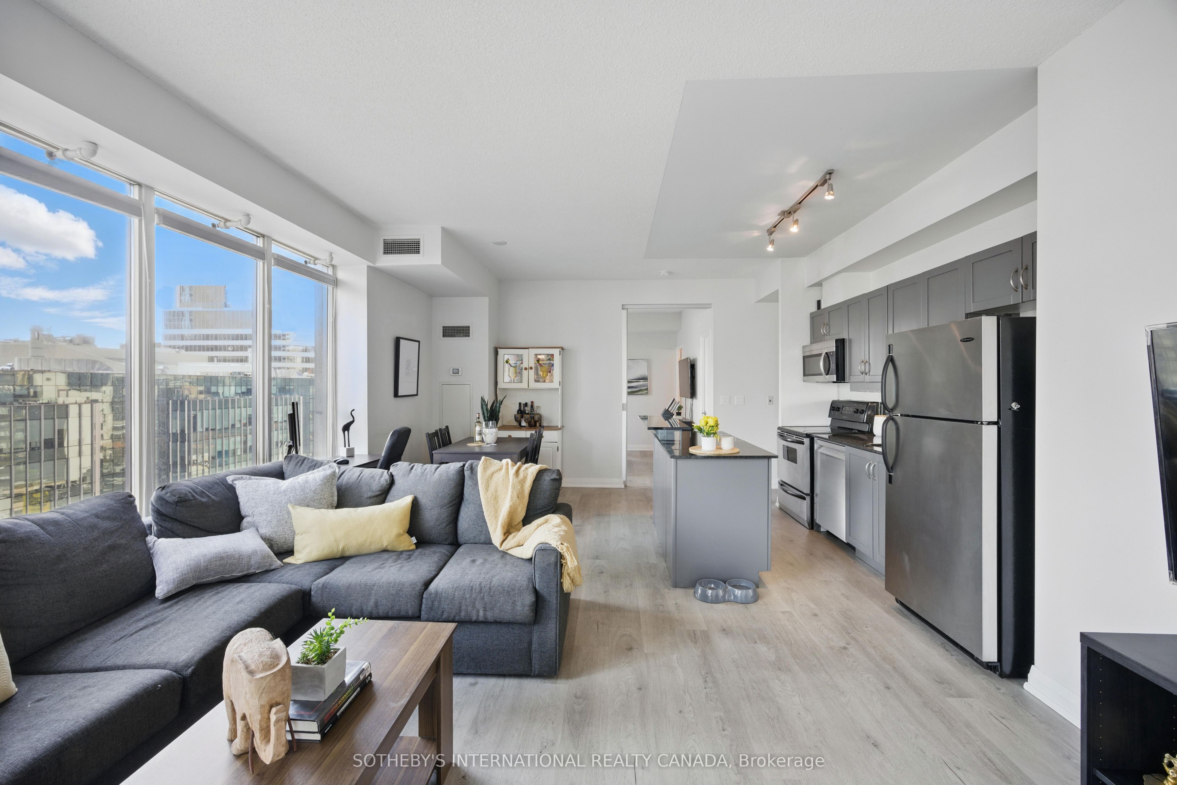 220 Victoria Street 1307, Toronto, ON M5B 2R6 photo 2