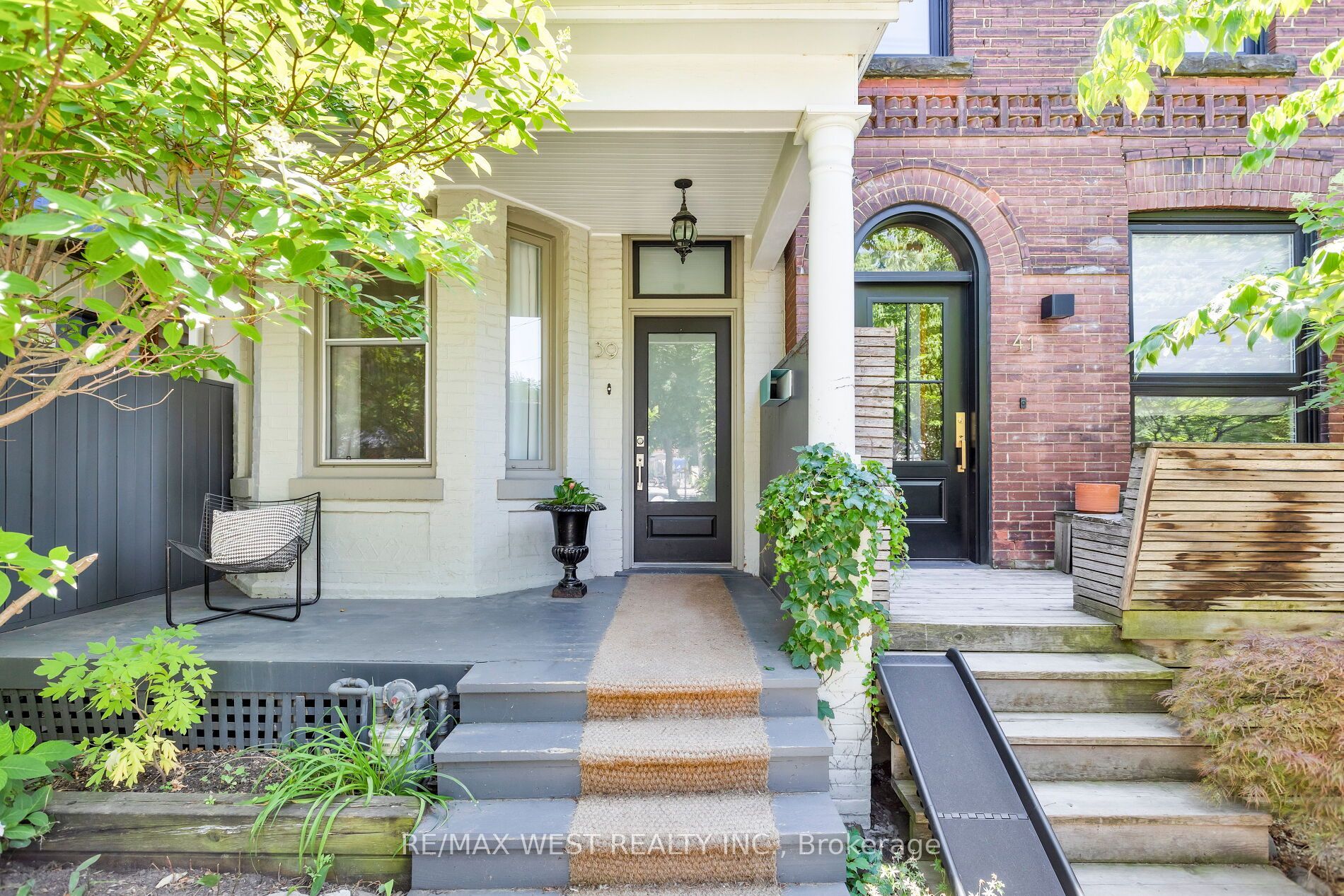 39 Shirley Street, Toronto, ON M6K 1S8 photo 2