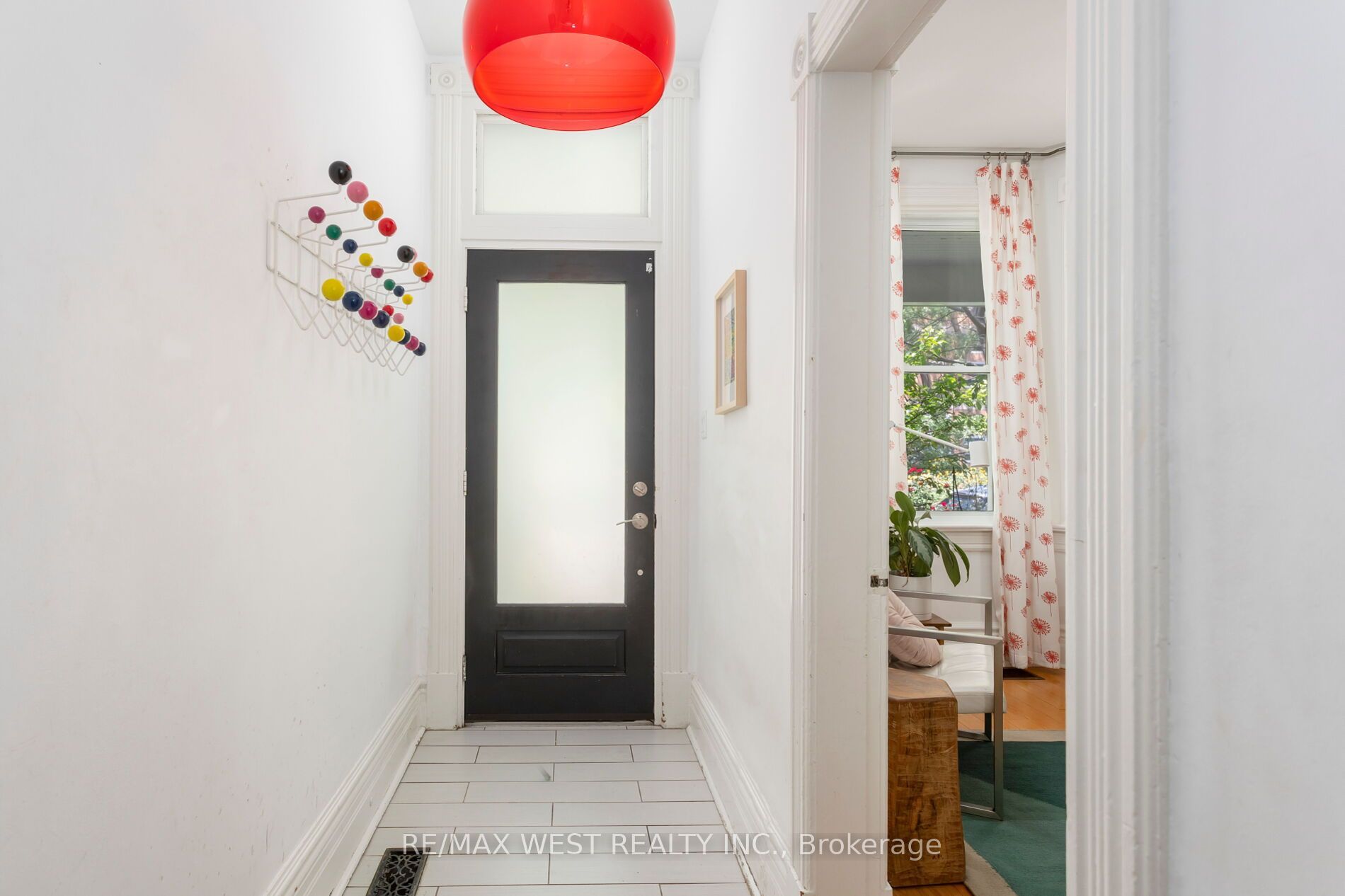 39 Shirley Street, Toronto, ON M6K 1S8 photo 4