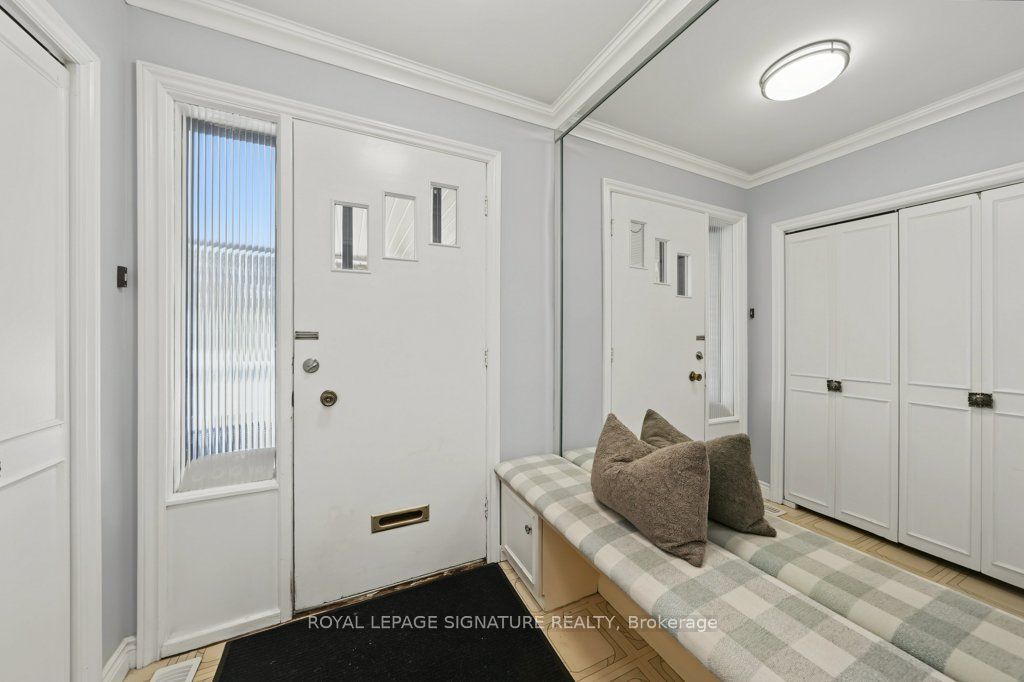 34 Clifton Avenue, Toronto, ON M3H 4L1 photo 3