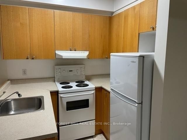 126 Dundas Street 202, Toronto, ON M5B 1E2