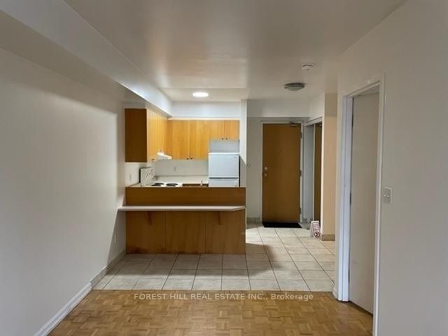 126 Dundas Street 202, Toronto, ON M5B 1E2 photo 5
