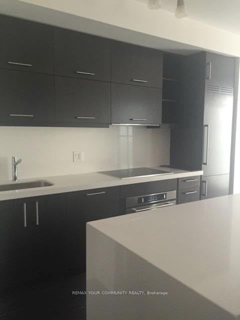 65 Mary Street 1011, Toronto, ON M5S 0A6 photo 3