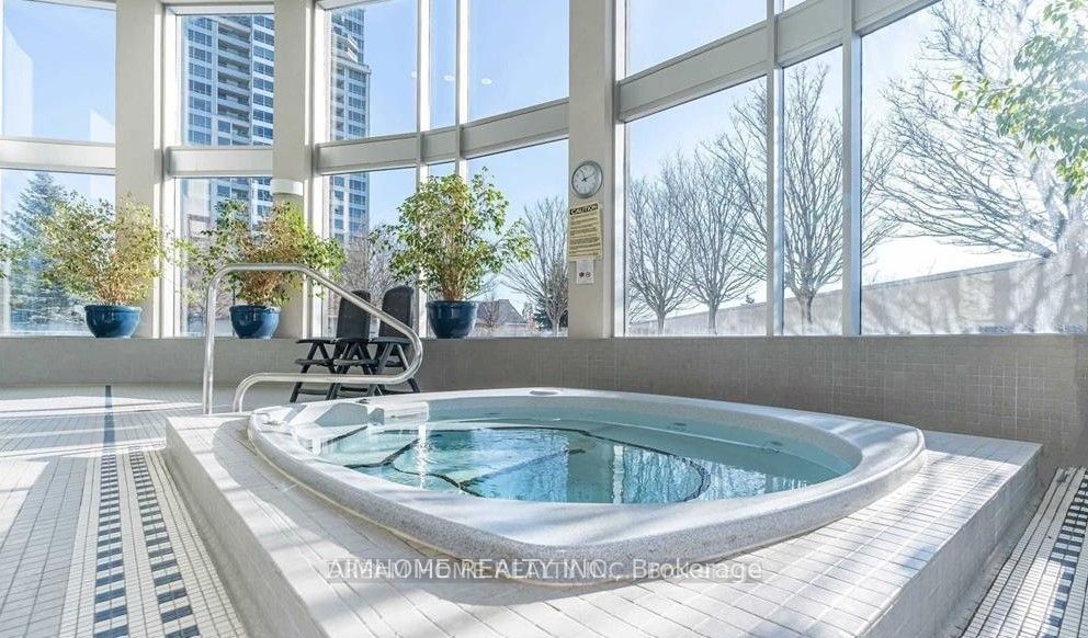 17 Barberry Place 506, Toronto, ON M2K 3E2 photo 5