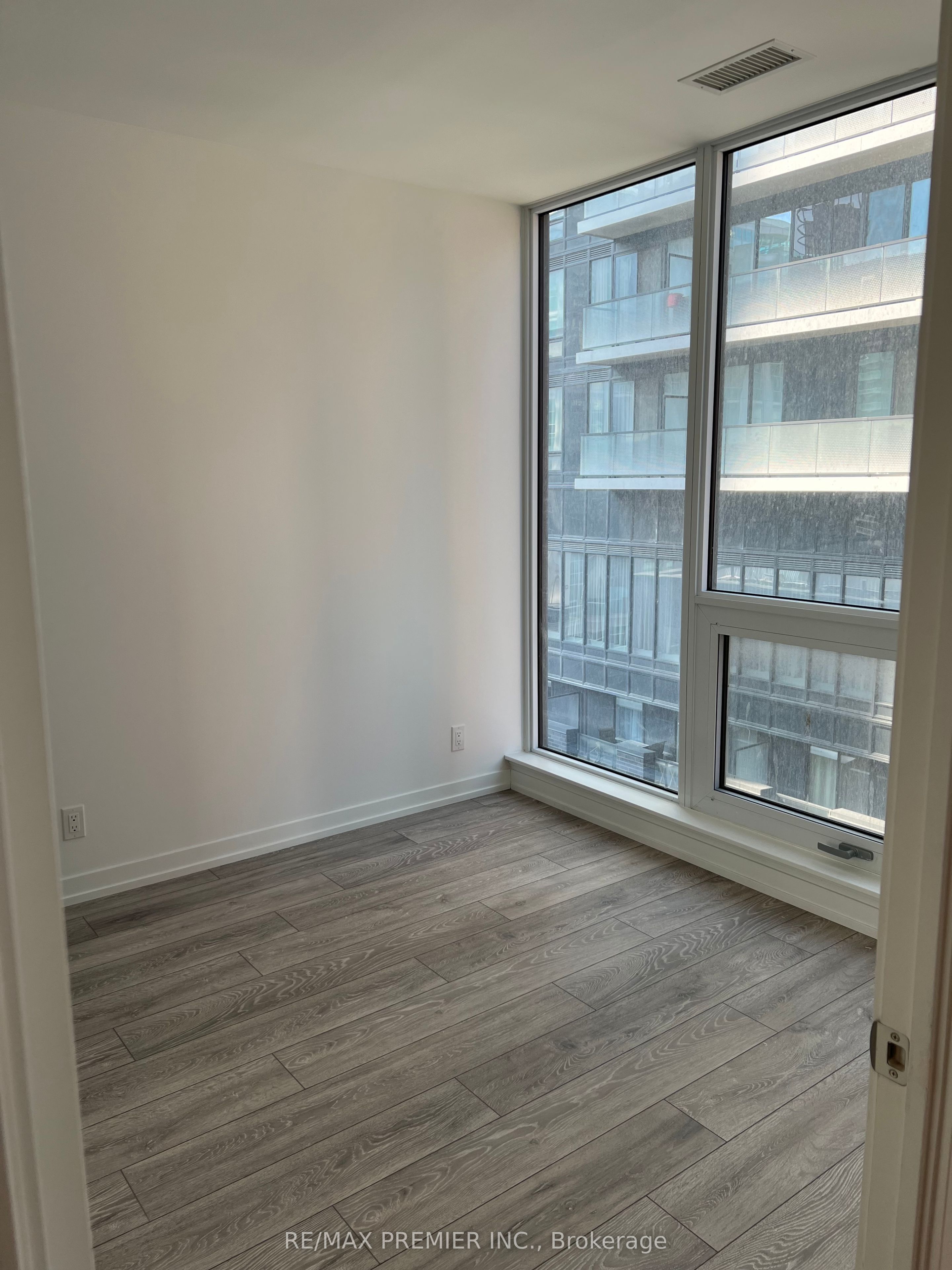 55 Mercer Street 1007, Toronto, ON M5V 0W4 photo 5