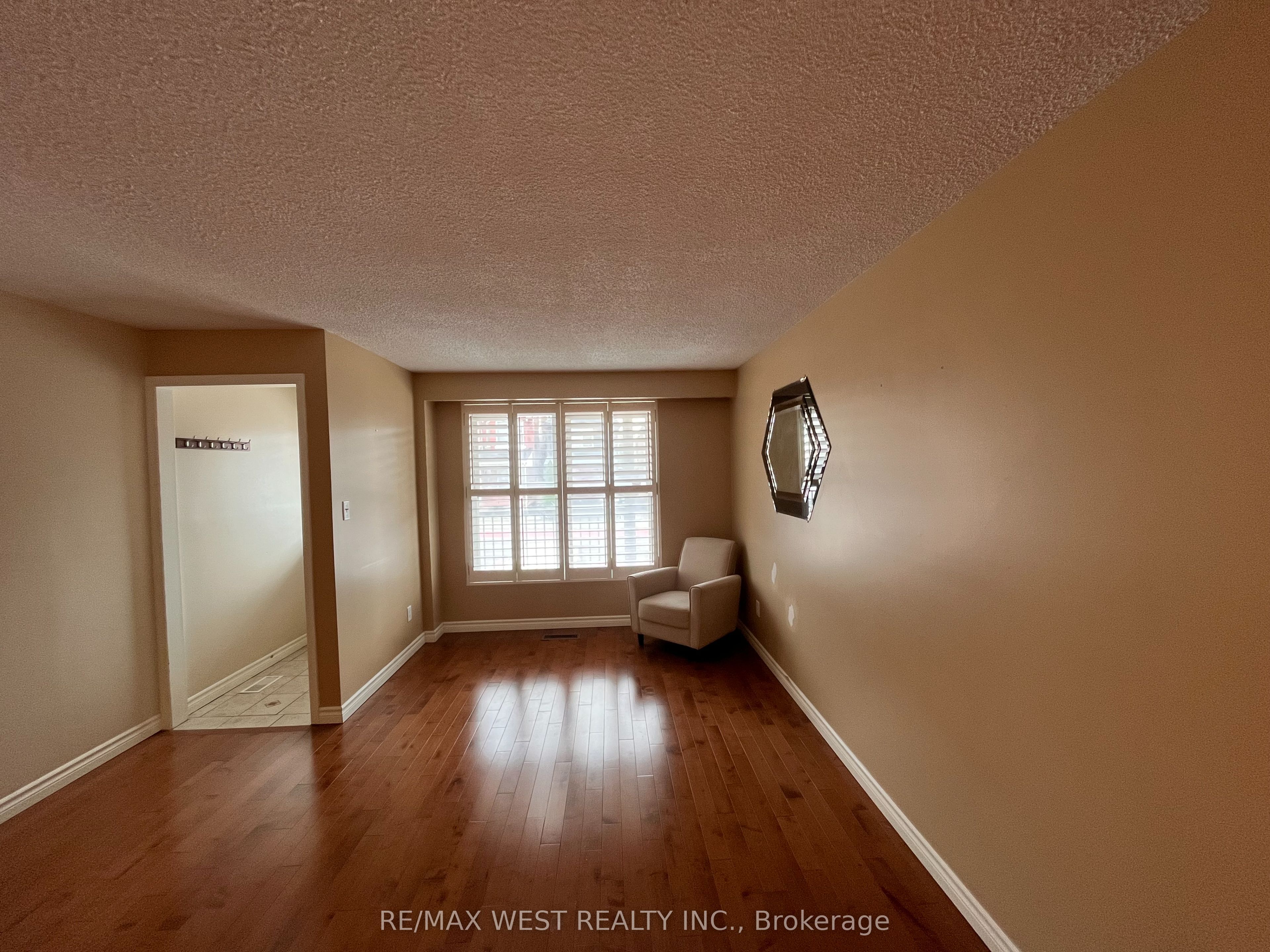 568 Dufferin Street, Toronto, ON M6K 2A9 photo 3