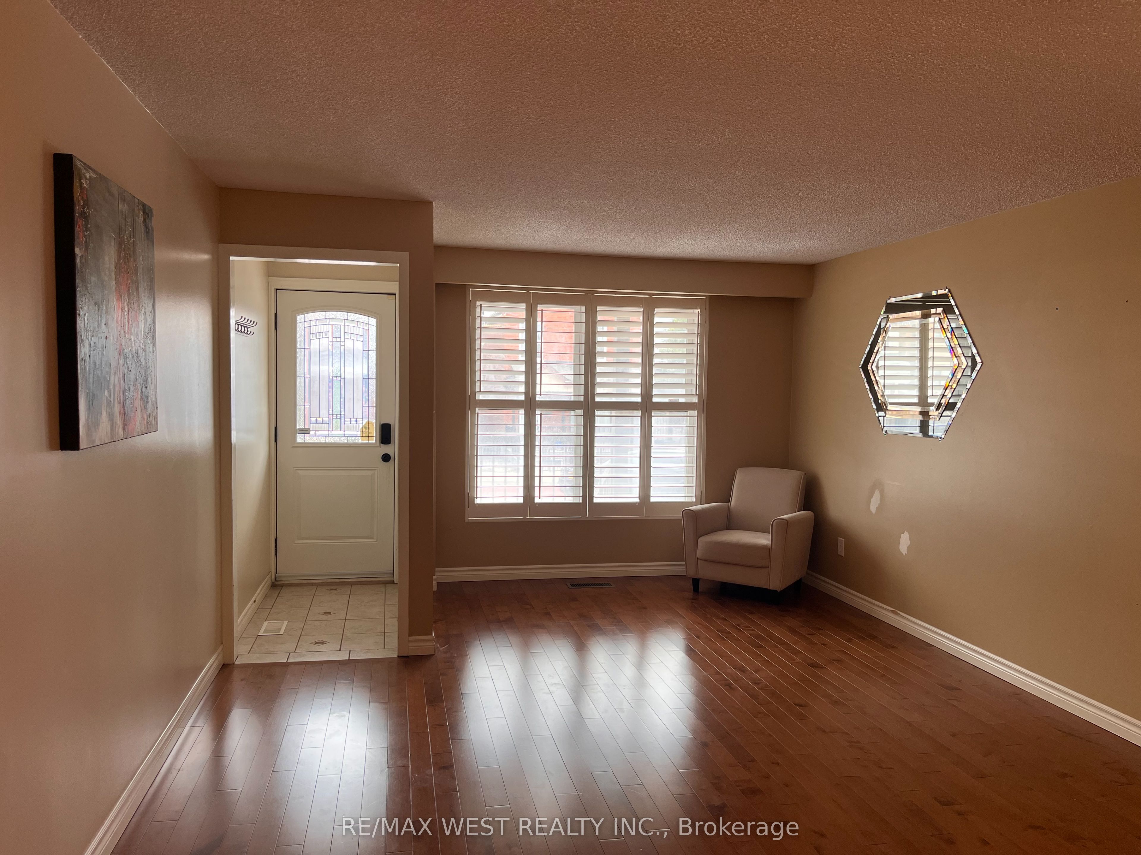 568 Dufferin Street, Toronto, ON M6K 2A9 photo 4