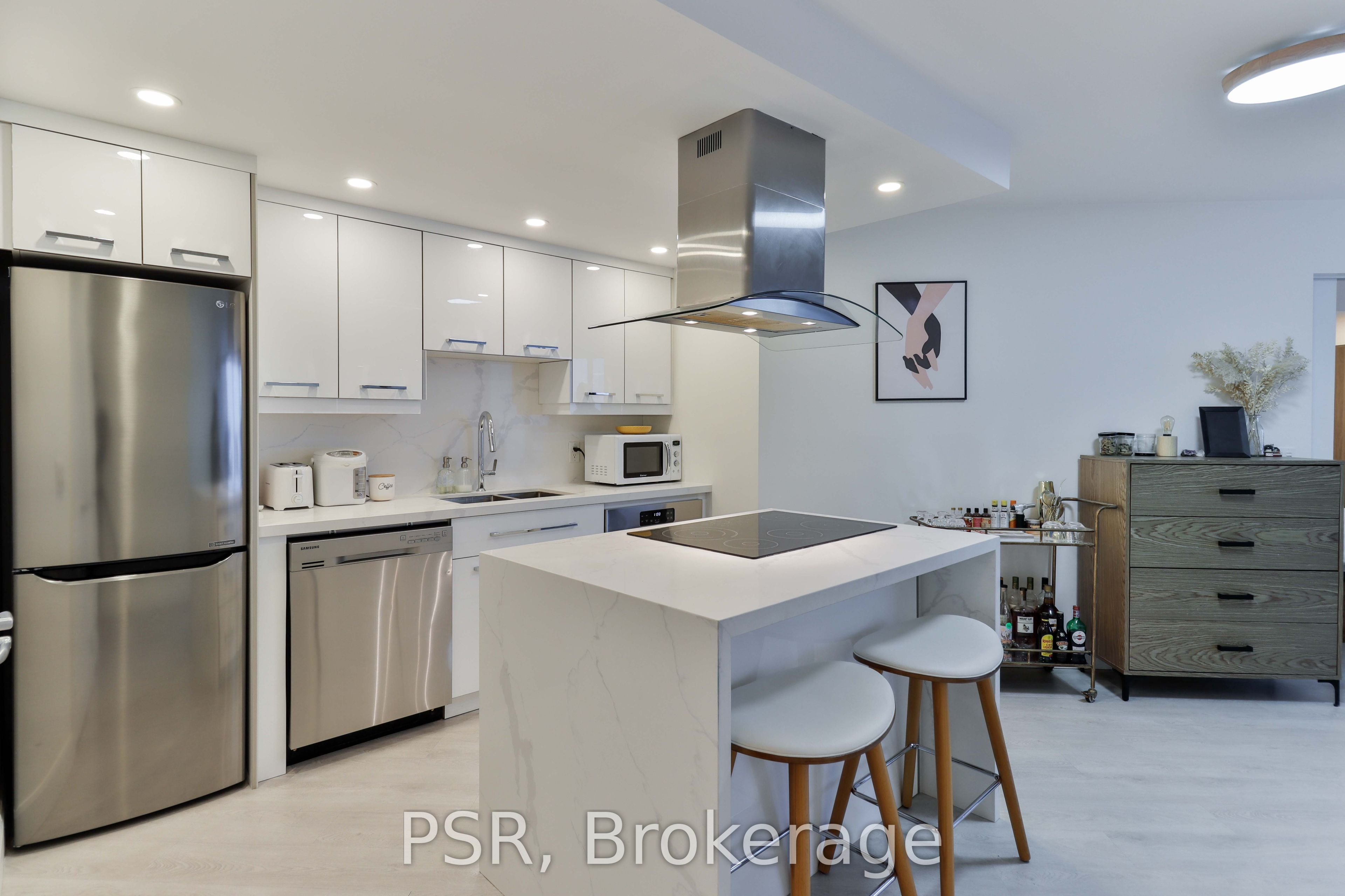 8 York Street 1403, Toronto, ON M5J 2Y2 photo 2