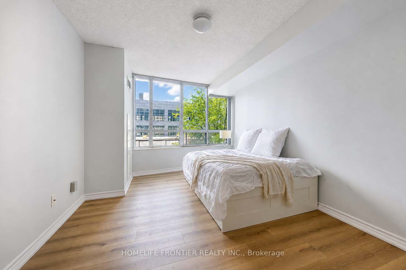 18 Spring Garden Avenue 310, Toronto, ON M2N 7M2 photo 2